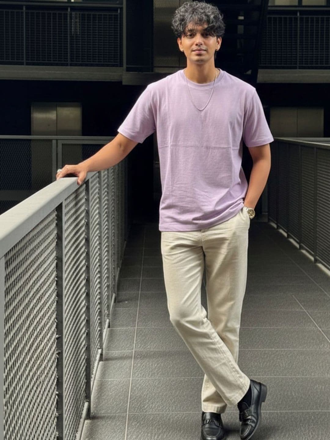 Mast & Harbour Rigo Men Light Purple Solid Round Neck Regular Fit Cotton T-shirt thumbnail 4