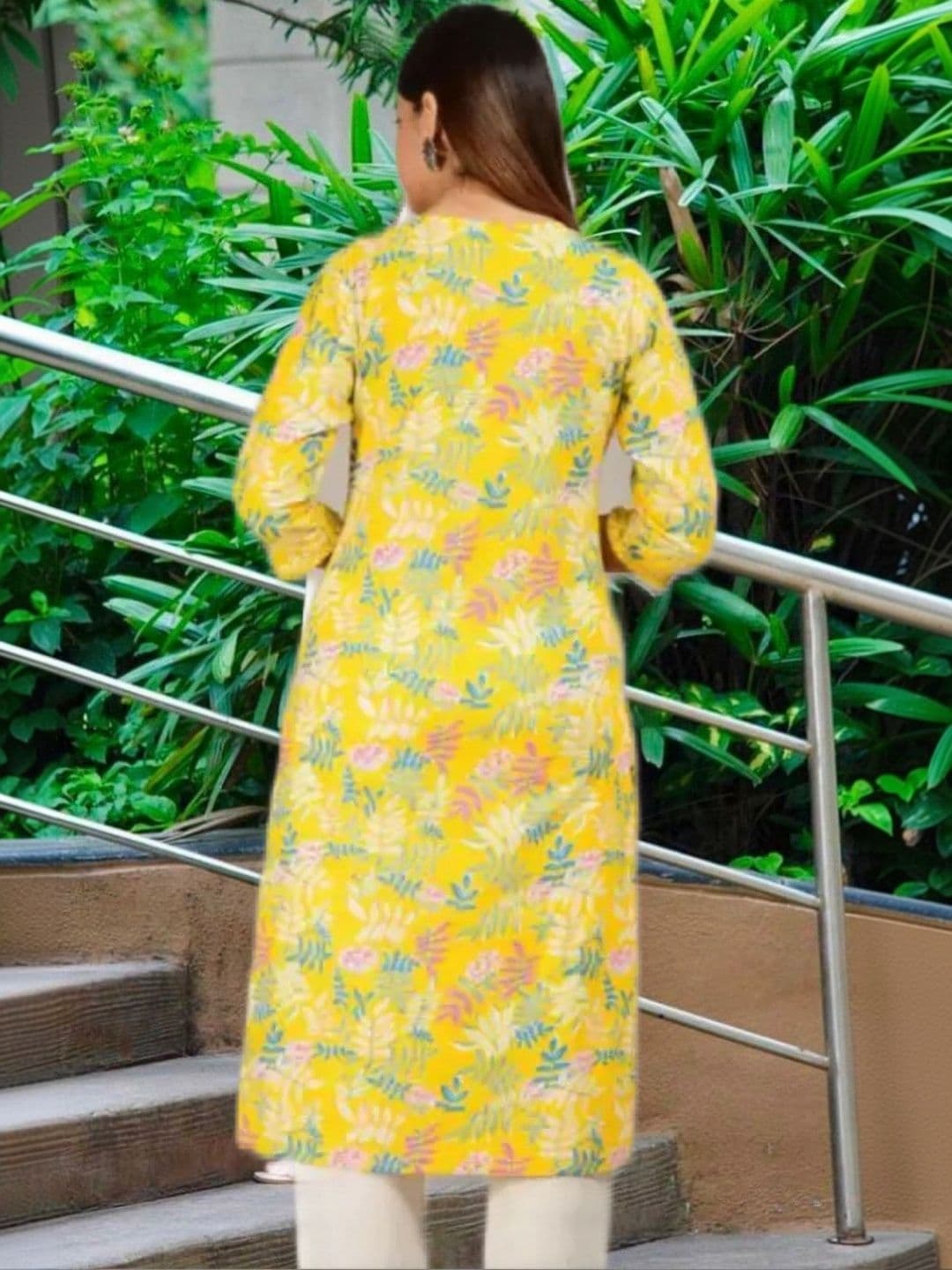 Sa Rasa Women Floral Printed Floral Kurta thumbnail 3