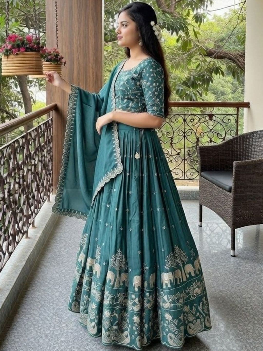 Closin Girls Embroidered Thread Work Ready to Wear Lehenga & Blouse With Dupatta thumbnail 3