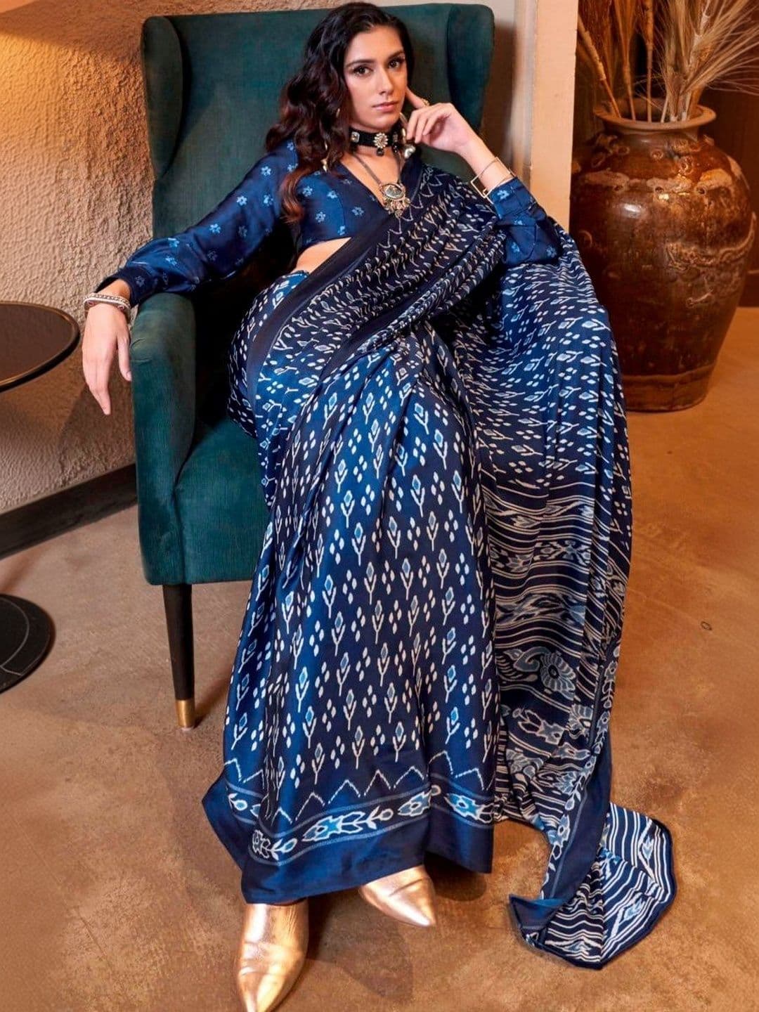Reboot Fashions Woven Design Pure Crepe Handloom Ikat Saree thumbnail 4