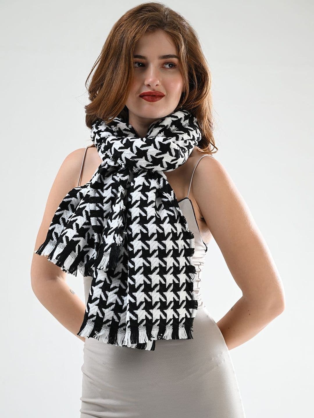 Cazzano Women Geometric Printed Shawl thumbnail 2