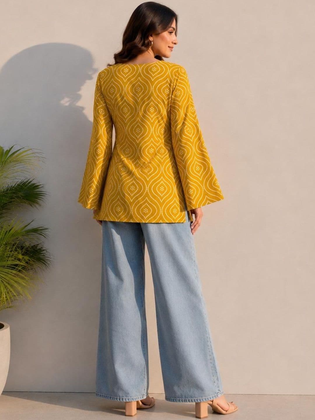 Sangria Printed V-Neck Above Knee Straight Kurtas thumbnail 2