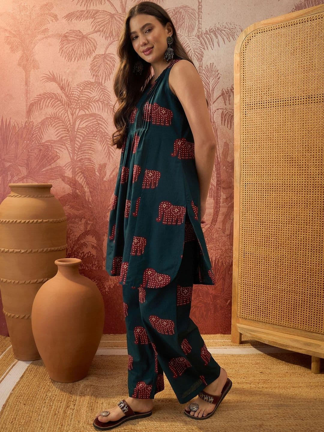 Sangria Romantic Florals Cotton Printed Tunic with Palazzos thumbnail 7