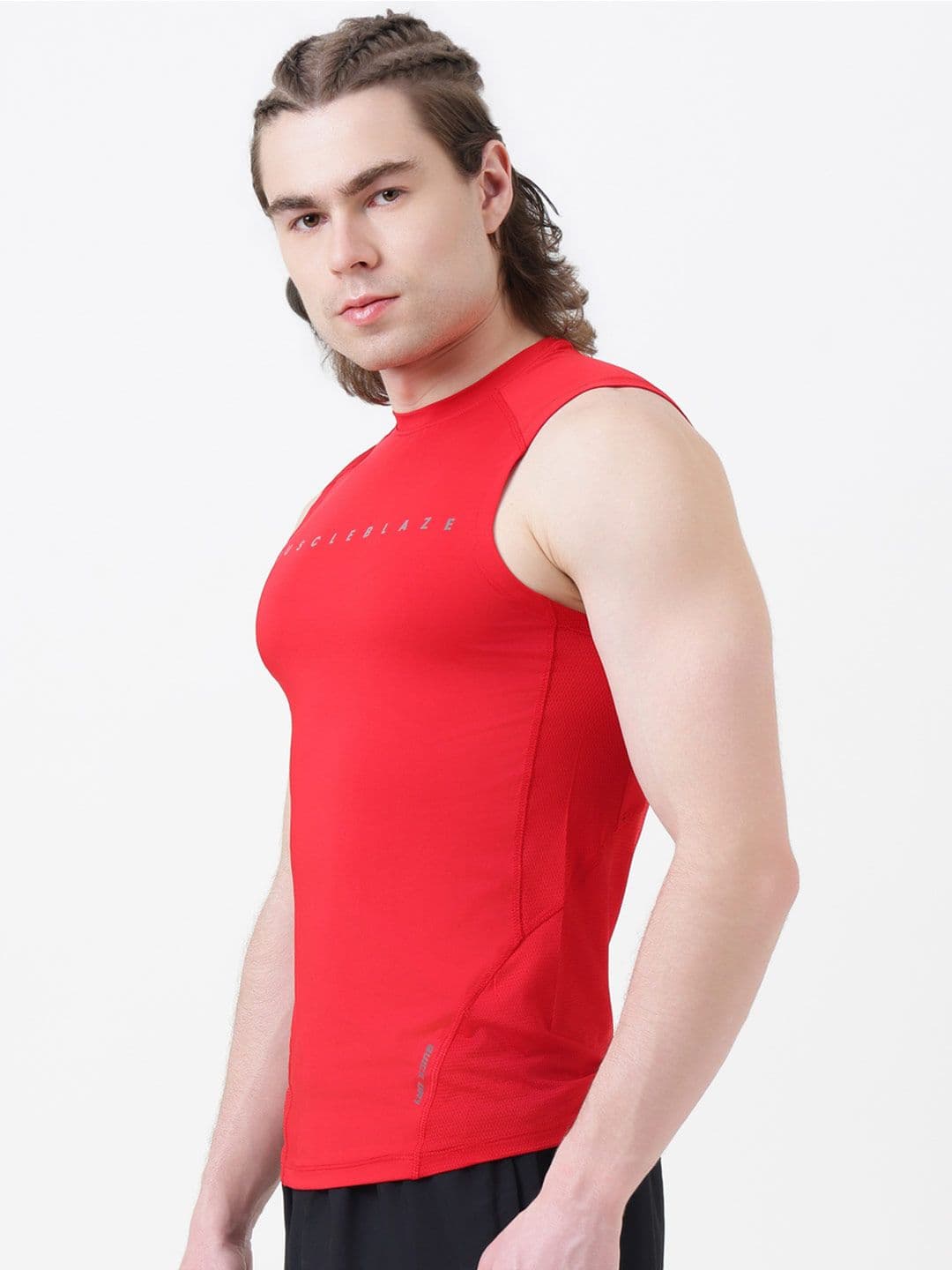 MuscleBlaze Unisex Brand Logo Printed Round Neck Compression T-shirt thumbnail 5