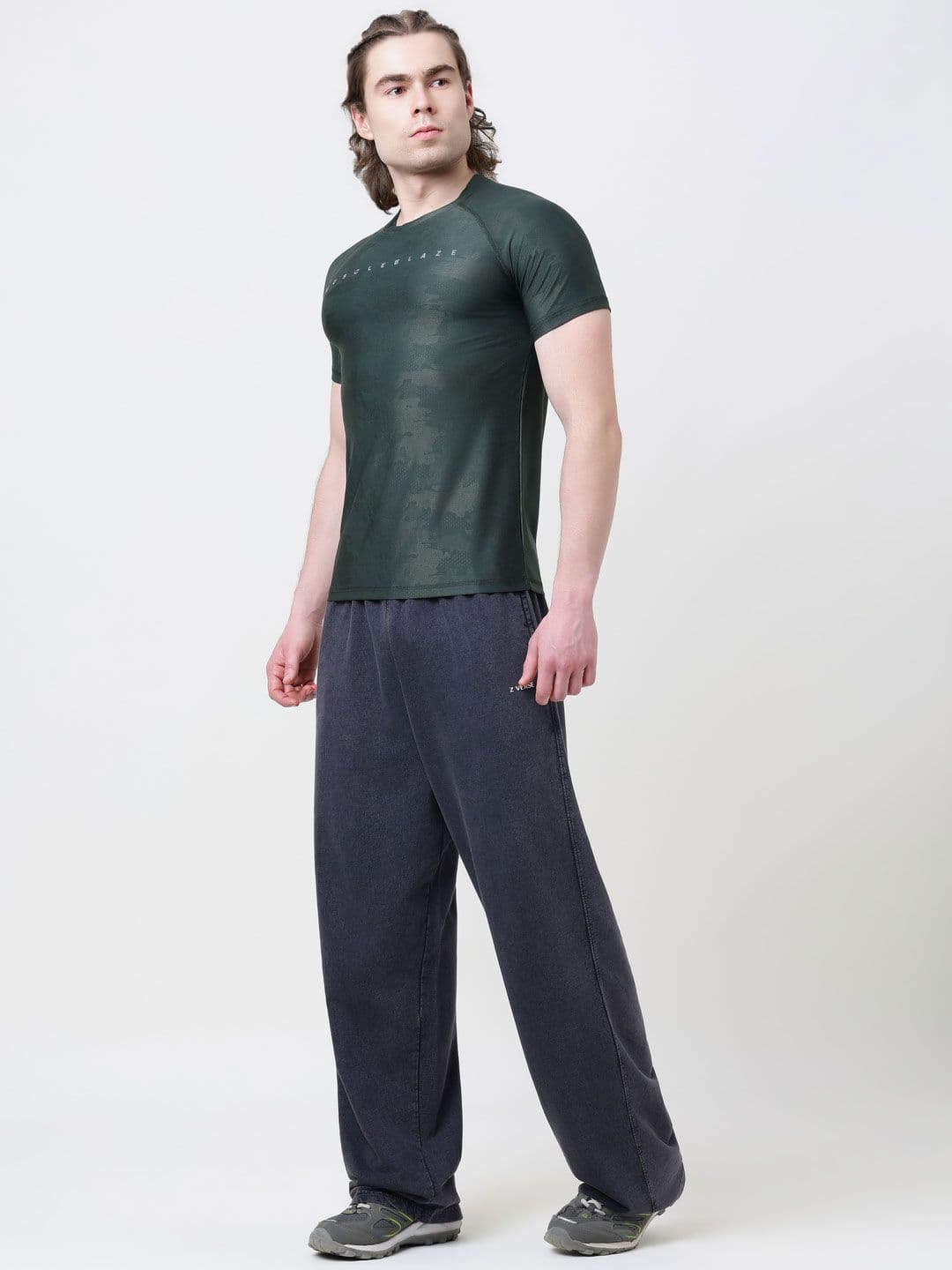 MuscleBlaze Unisex Brand Logo Printed Round Neck Compression T-shirt thumbnail 4