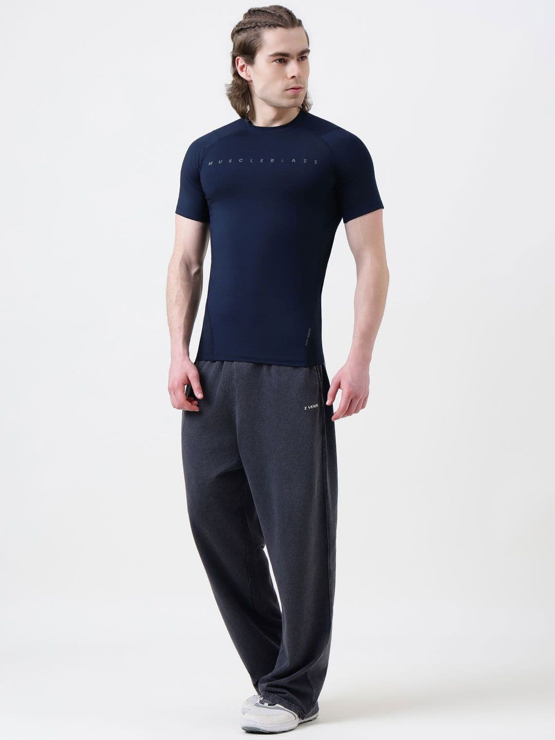 MuscleBlaze Unisex Brand Logo Printed Round Neck Compression T-shirt thumbnail 3