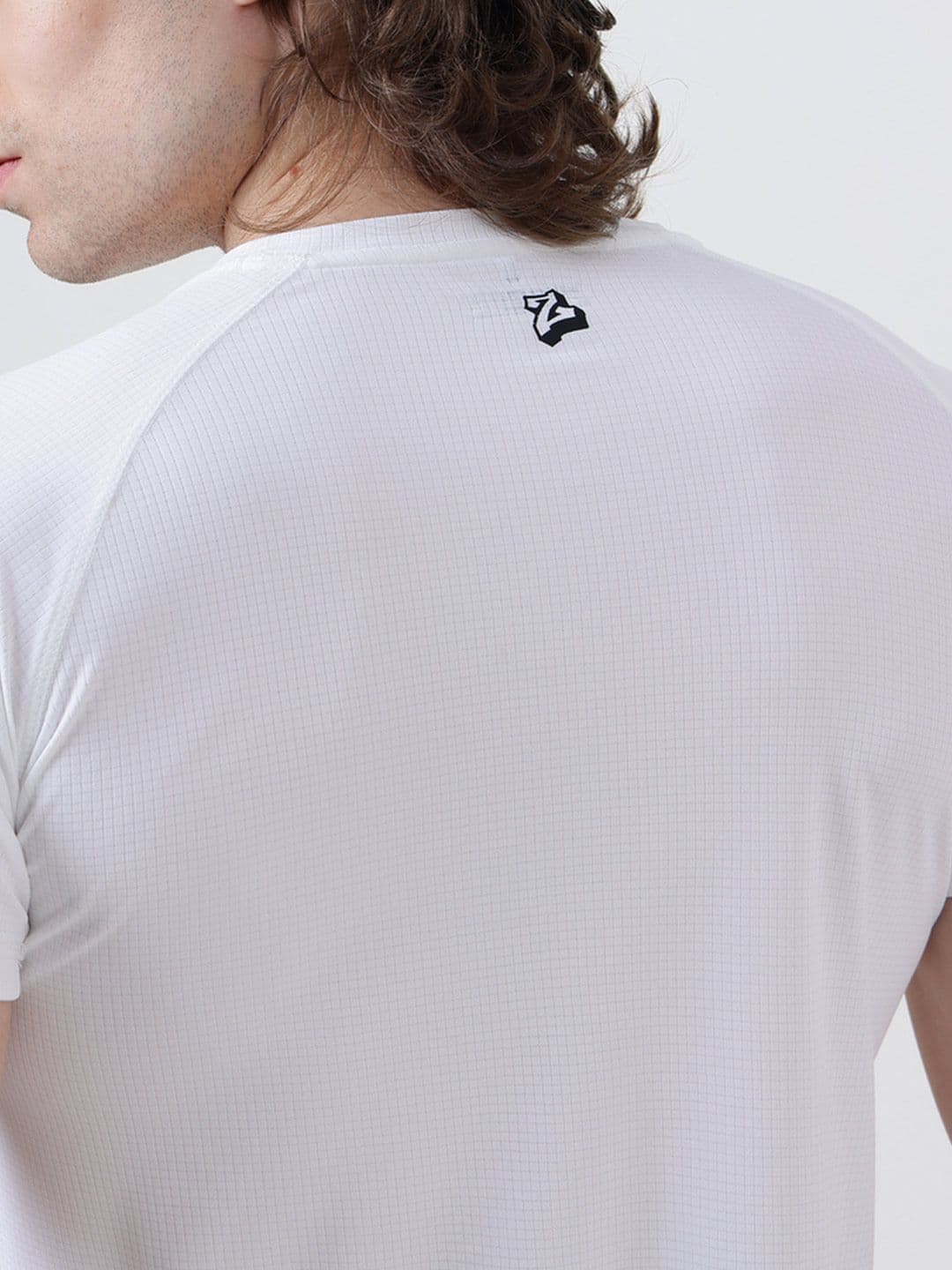 MuscleBlaze Unisex Brand Logo Printed Round Neck Compression T-shirt thumbnail 5