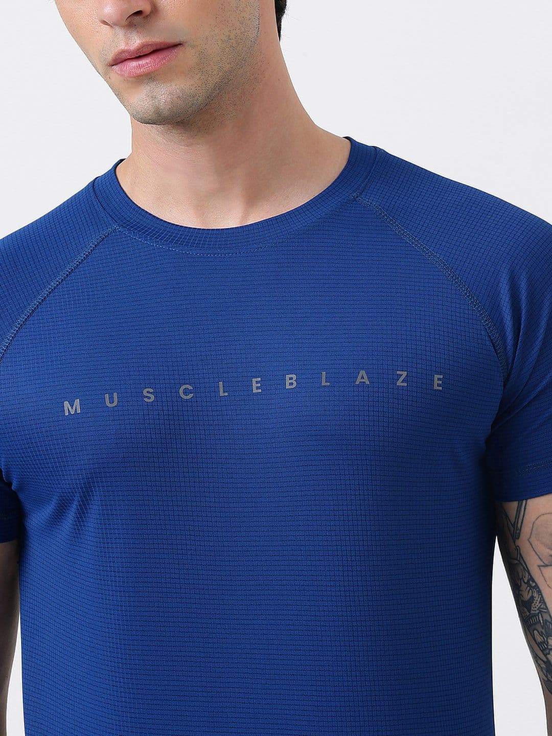 MuscleBlaze Unisex Brand Logo Printed Round Neck Compression T-shirt thumbnail 6