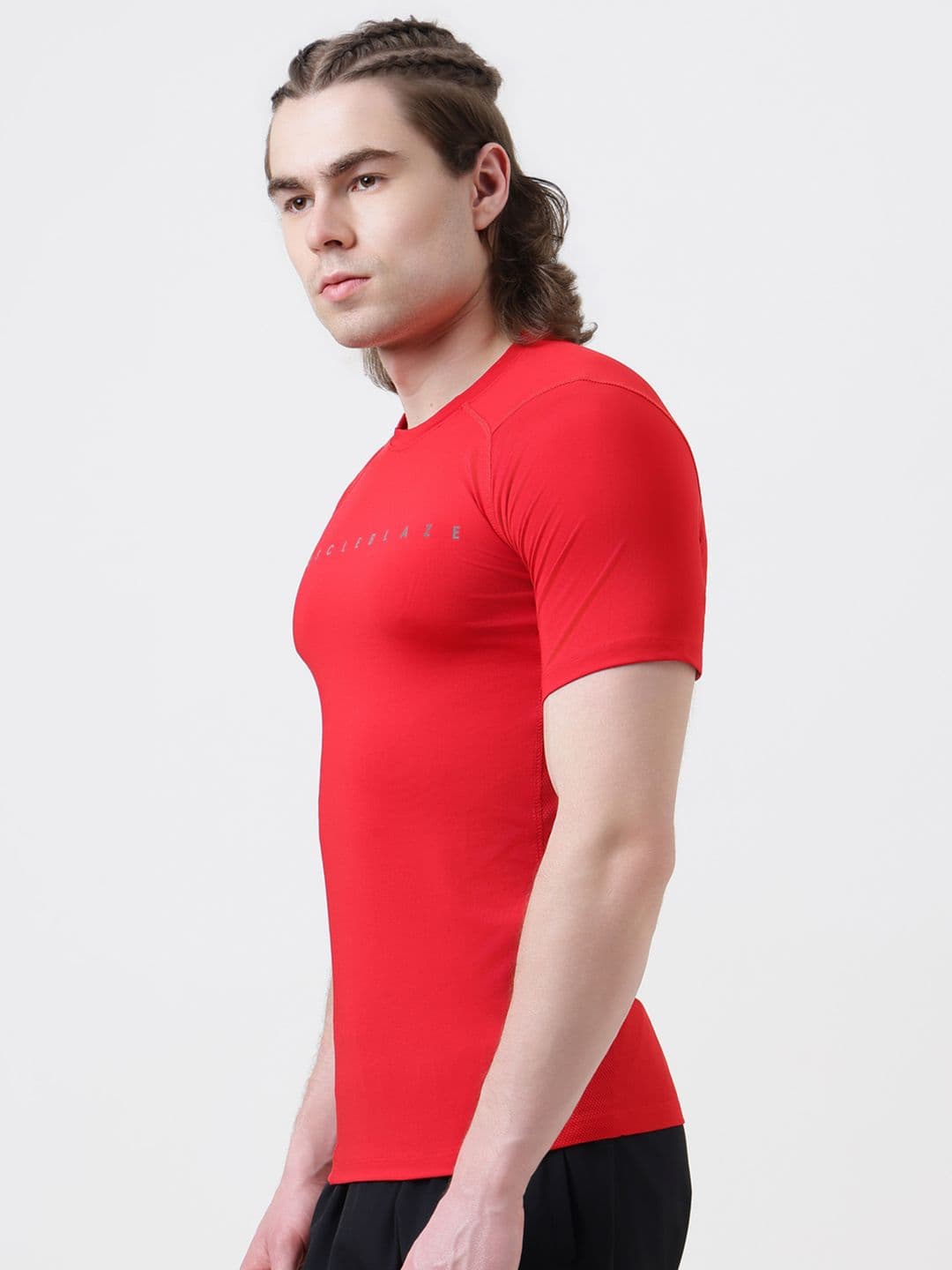 MuscleBlaze Unisex Brand Logo Printed Round Neck Compression T-shirt thumbnail 3