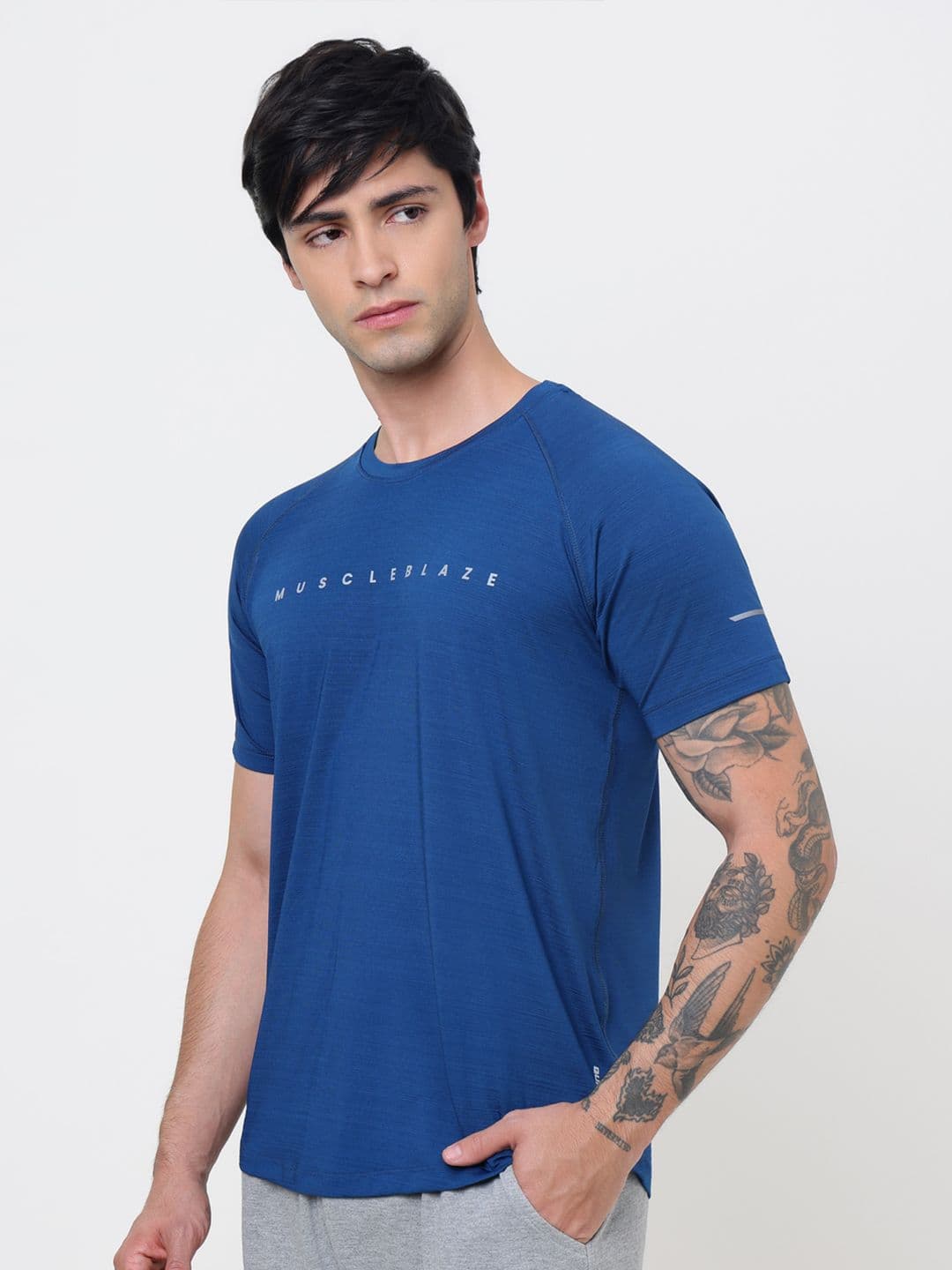MuscleBlaze Active Round Neck T-Shirt for Men for Gym & Sports Teal Blue thumbnail 3