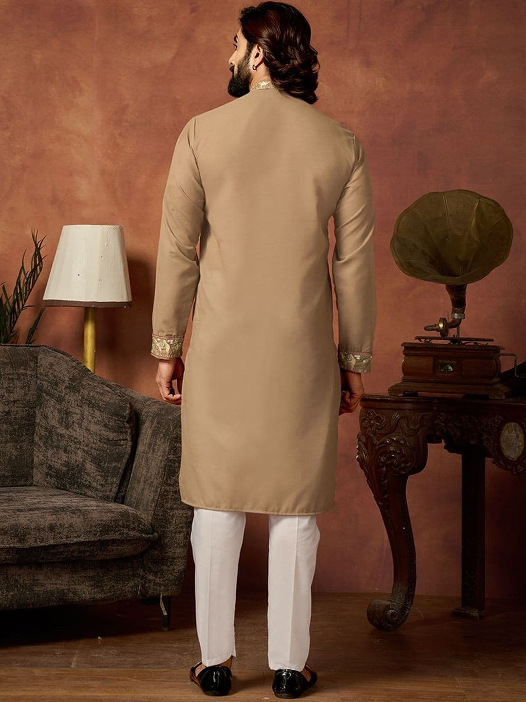 House of Pataudi Embroidered Cotton Mandarin Collar Knee Length Straight Kurta thumbnail 3