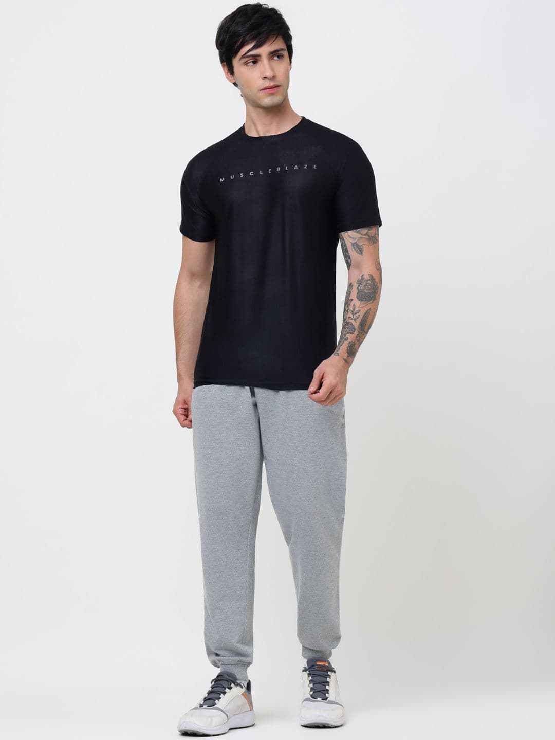 MuscleBlaze Unisex Brand Logo Printed Round Neck Compression T-shirt thumbnail 4