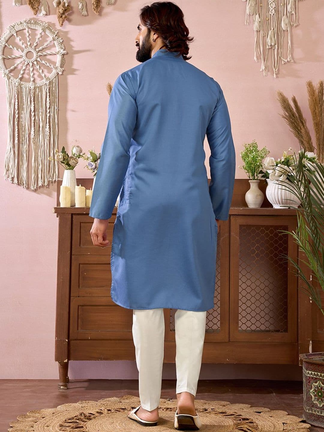 House of Pataudi Embroidered Cotton Mandarin Collar Knee Length Straight Kurta thumbnail 7