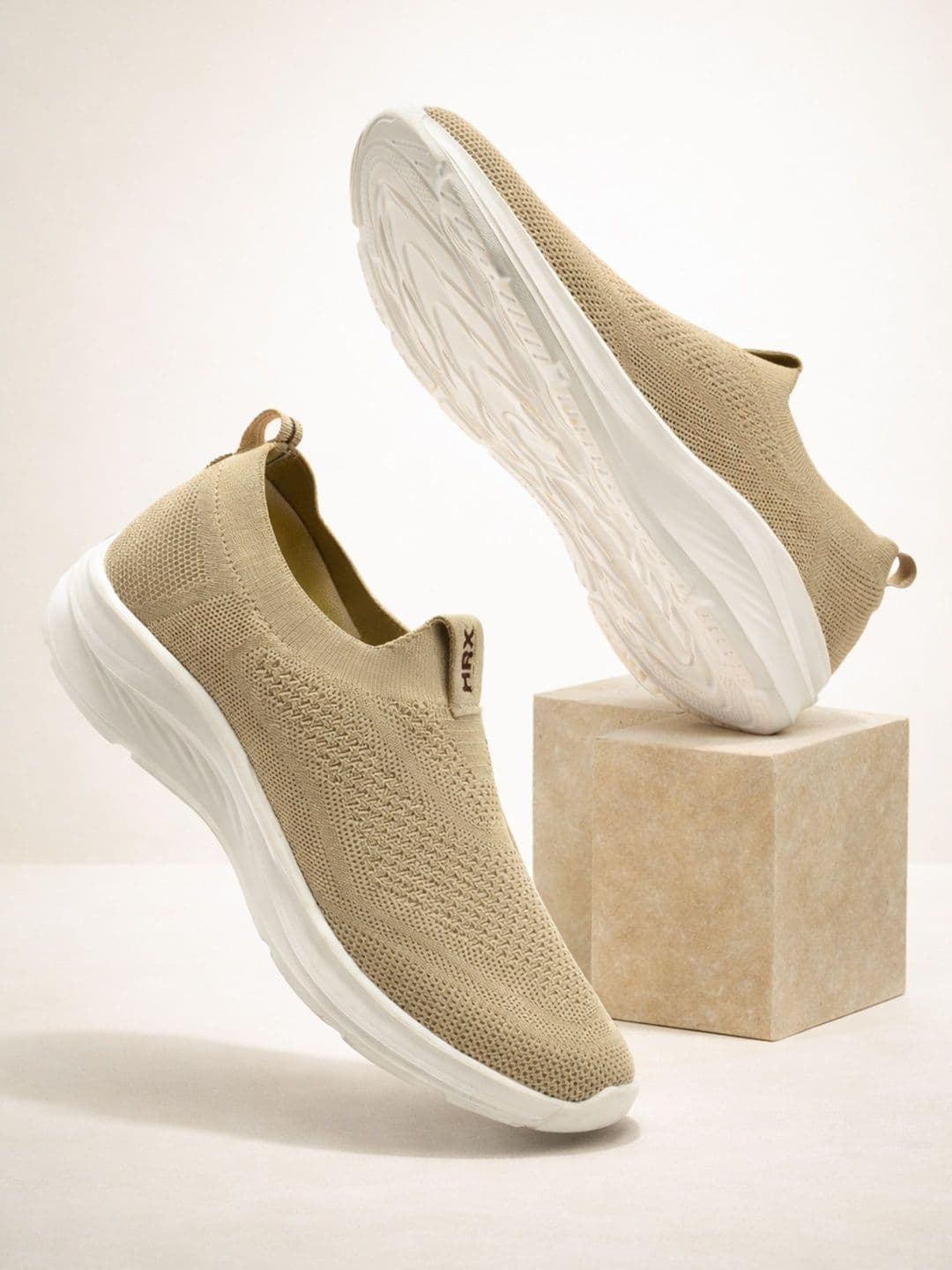 HRX by Hrithik Roshan Men Textured Sneakers - view 1