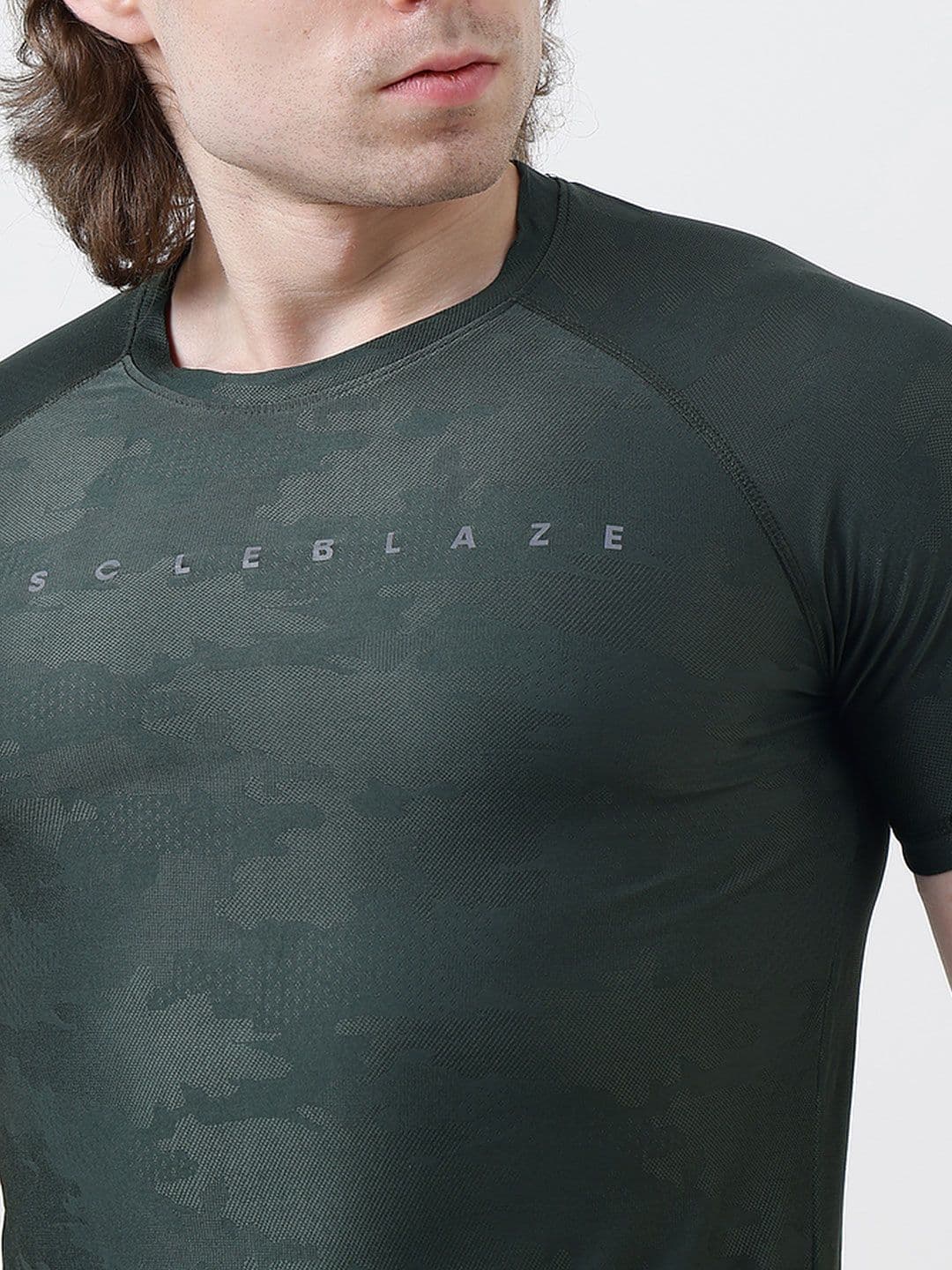 MuscleBlaze Unisex Brand Logo Printed Round Neck Compression T-shirt thumbnail 6