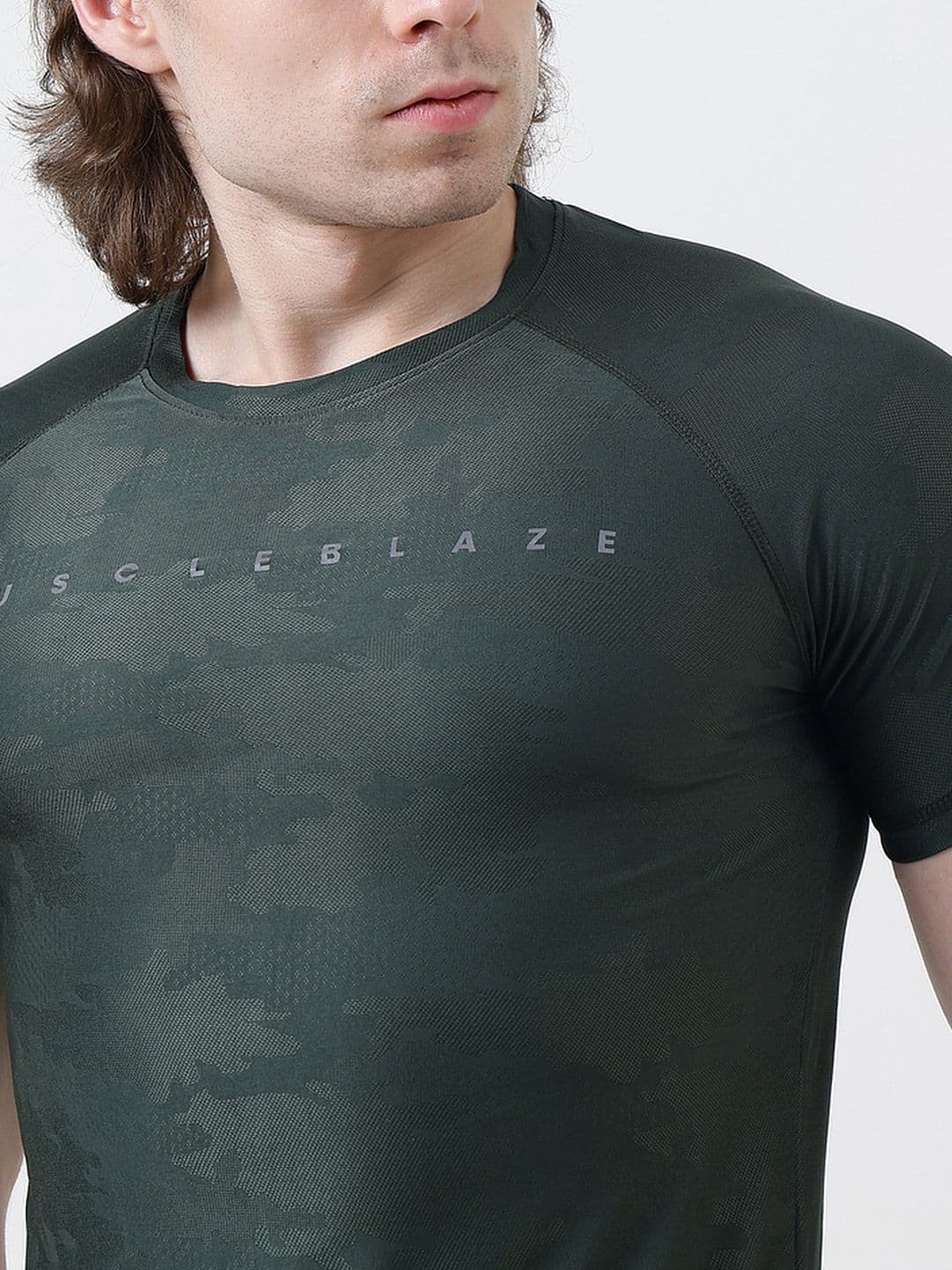 MuscleBlaze Unisex Brand Logo Printed Round Neck Compression T-shirt thumbnail 5