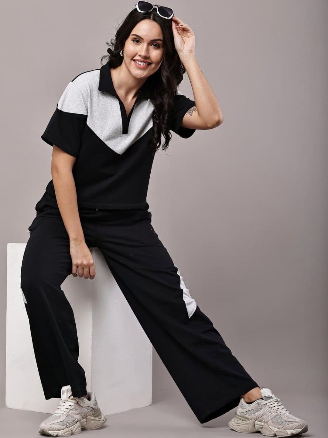 BAESD Women Colourblocked T-shirt with Trousers thumbnail 3