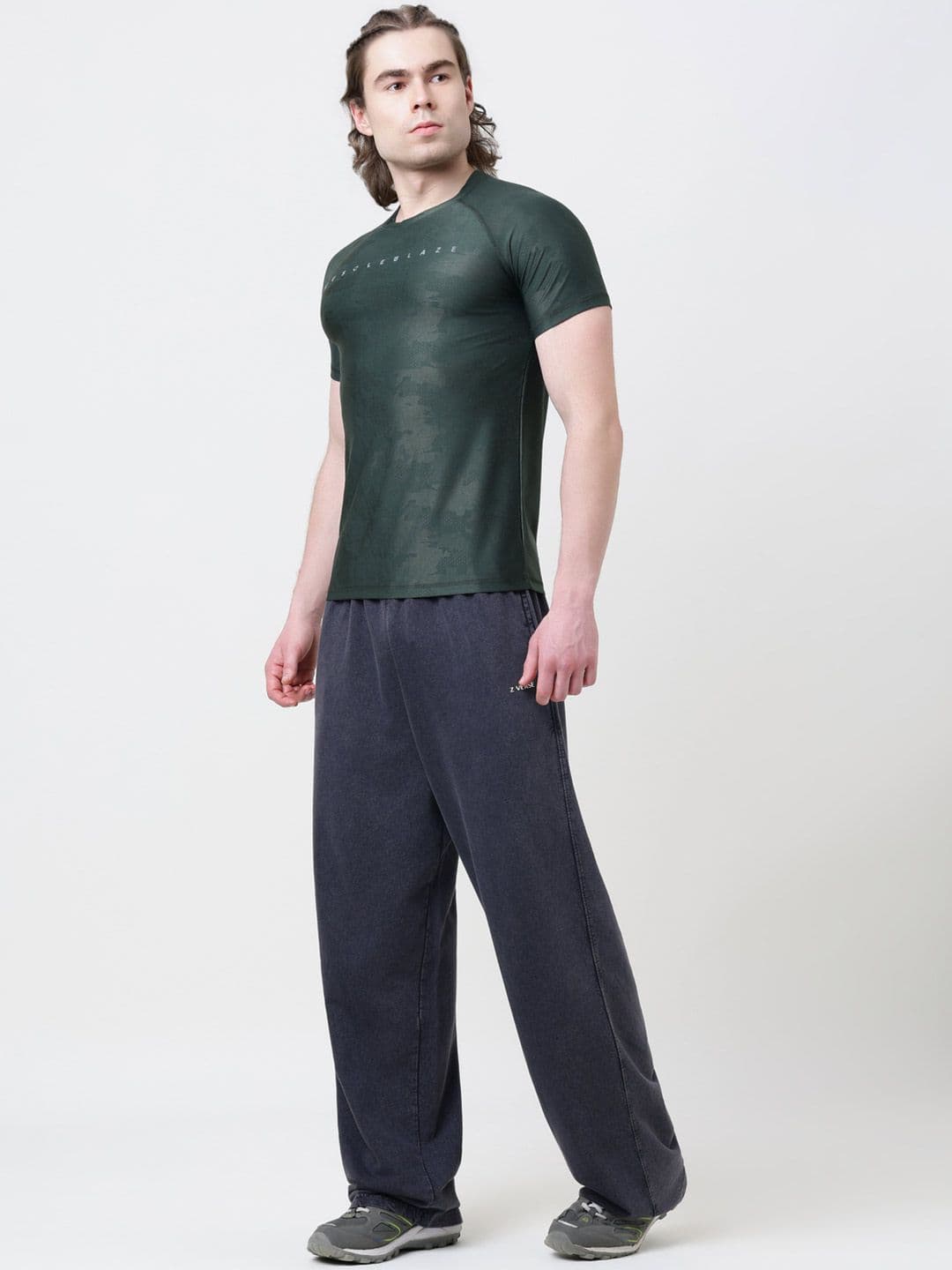 MuscleBlaze Unisex Brand Logo Printed Round Neck Compression T-shirt thumbnail 4