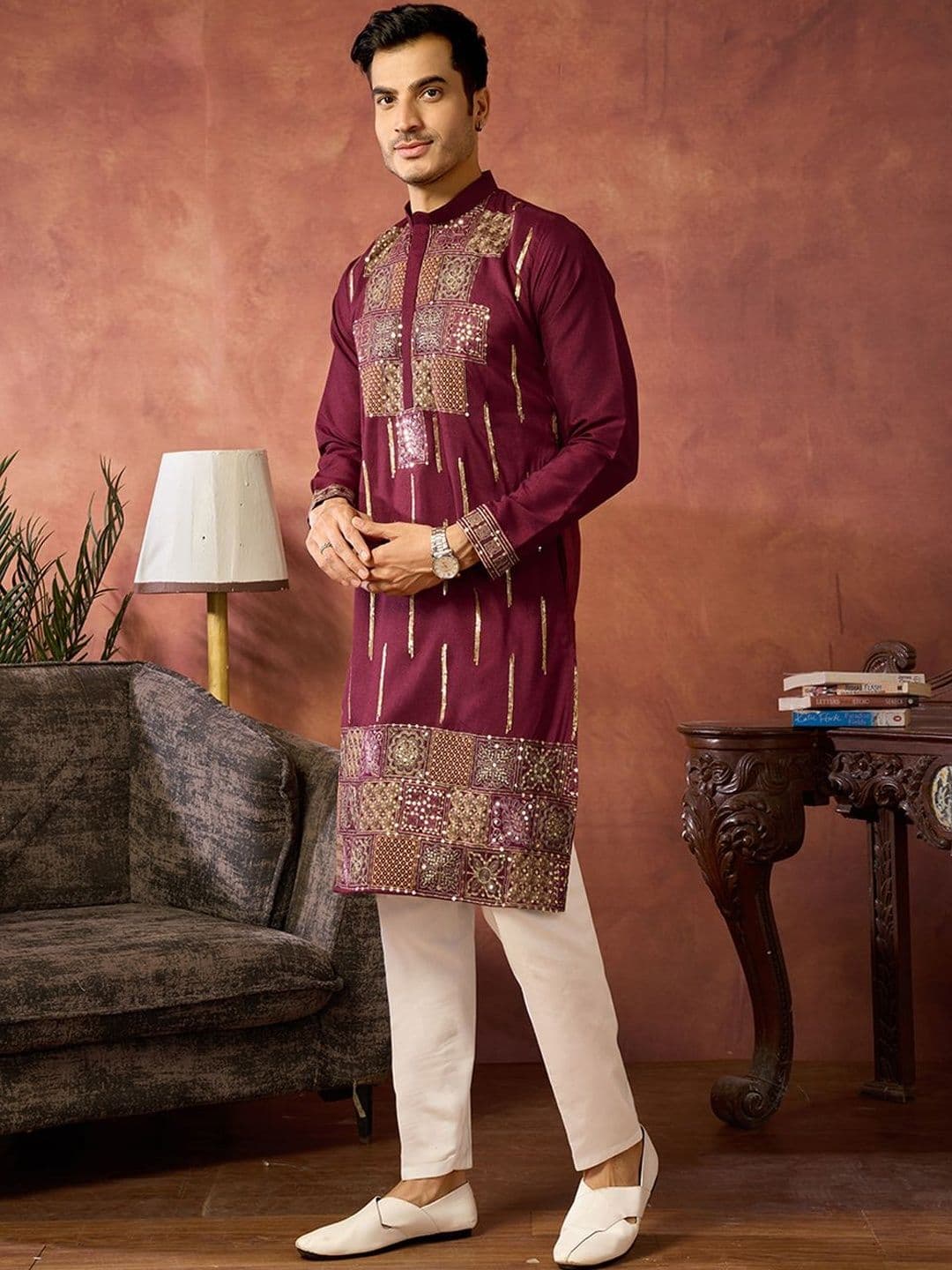 House of Pataudi Embroidered Cotton Mandarin Collar Knee Length Straight Kurta thumbnail 2