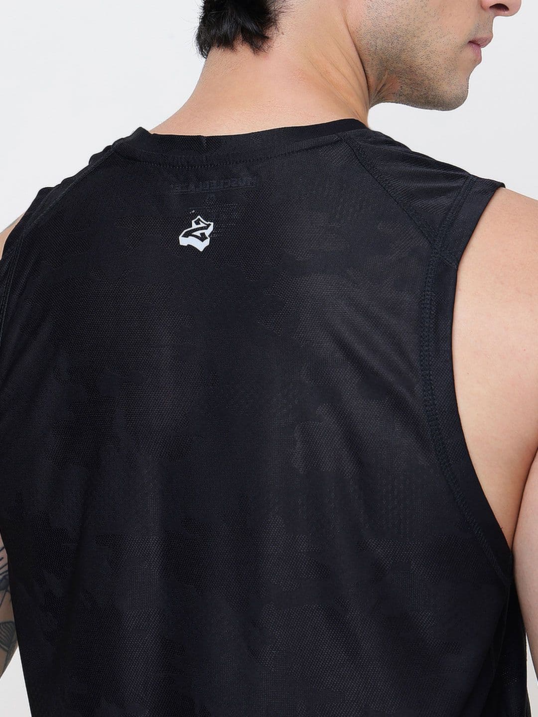 MuscleBlaze Unisex Brand Logo Printed Round Neck Compression T-shirt thumbnail 4