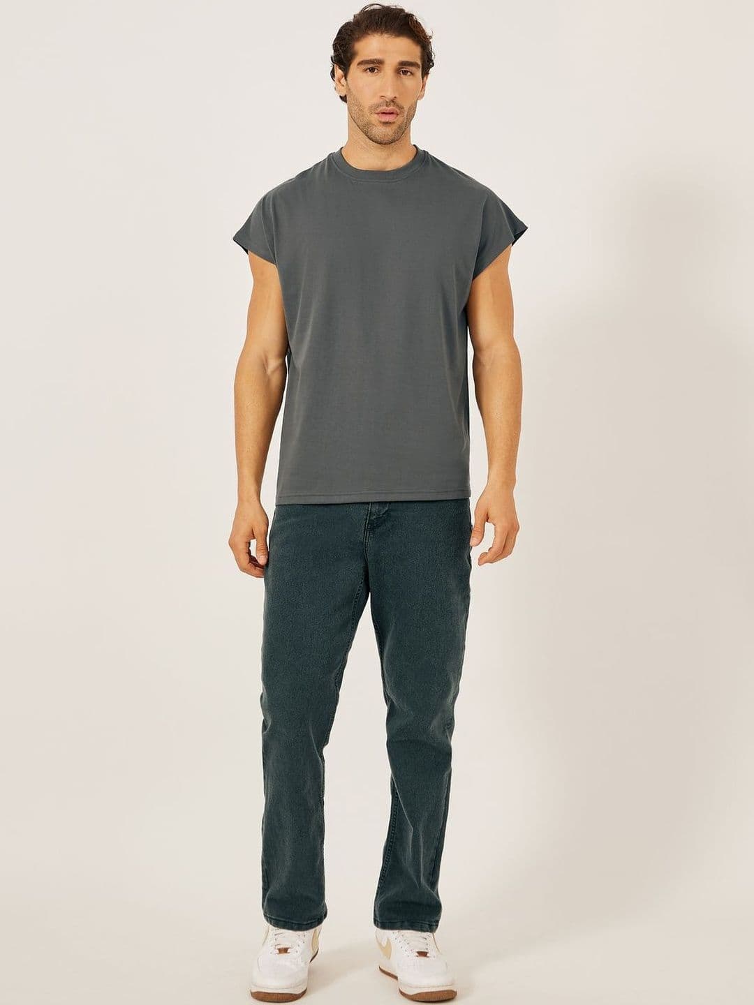 Styli Men Charcoal Solid Cap Sleevele Crew Neck Oversized T-Shirt thumbnail 3