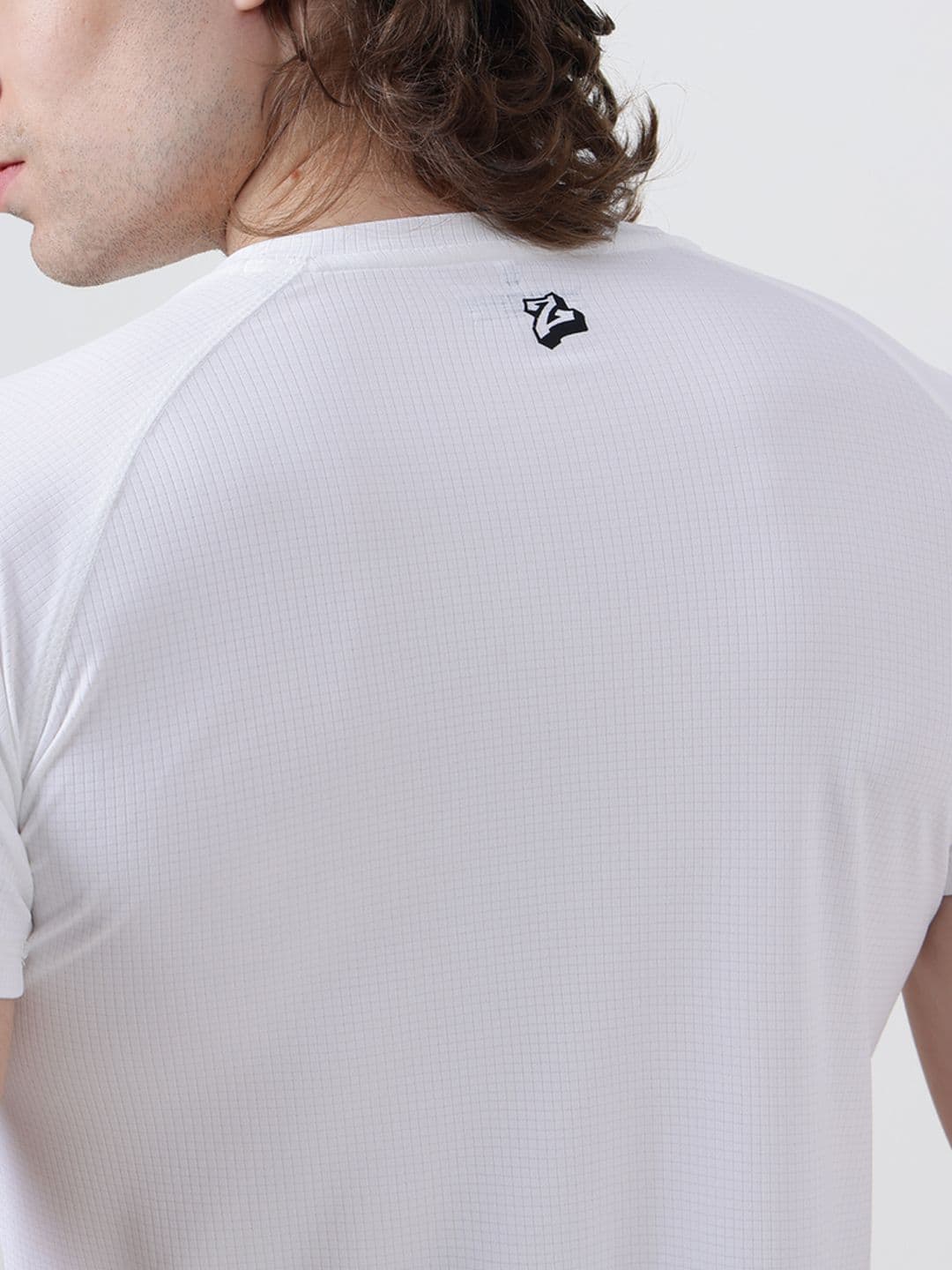 MuscleBlaze Unisex Brand Logo Printed Round Neck Compression T-shirt thumbnail 7