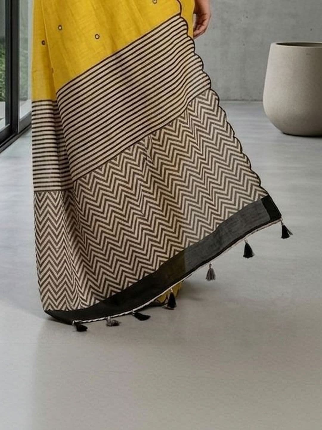 Sangria Woven Design Sarees Blouse Piece thumbnail 4