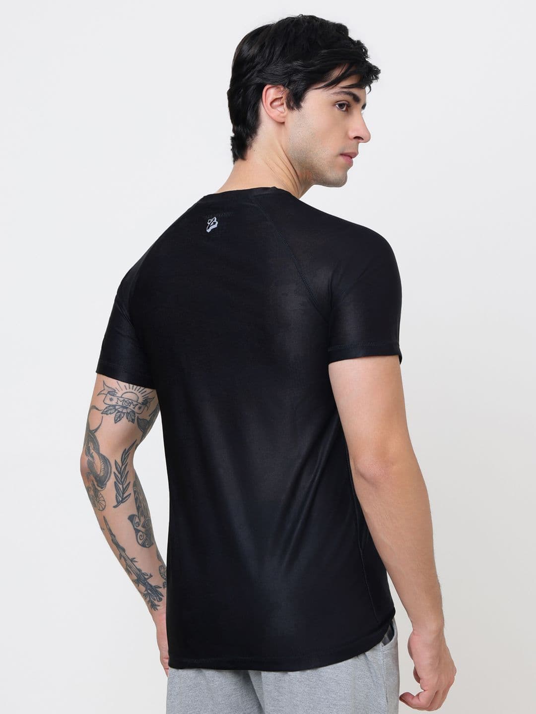 MuscleBlaze Unisex Brand Logo Printed Round Neck Compression T-shirt thumbnail 6