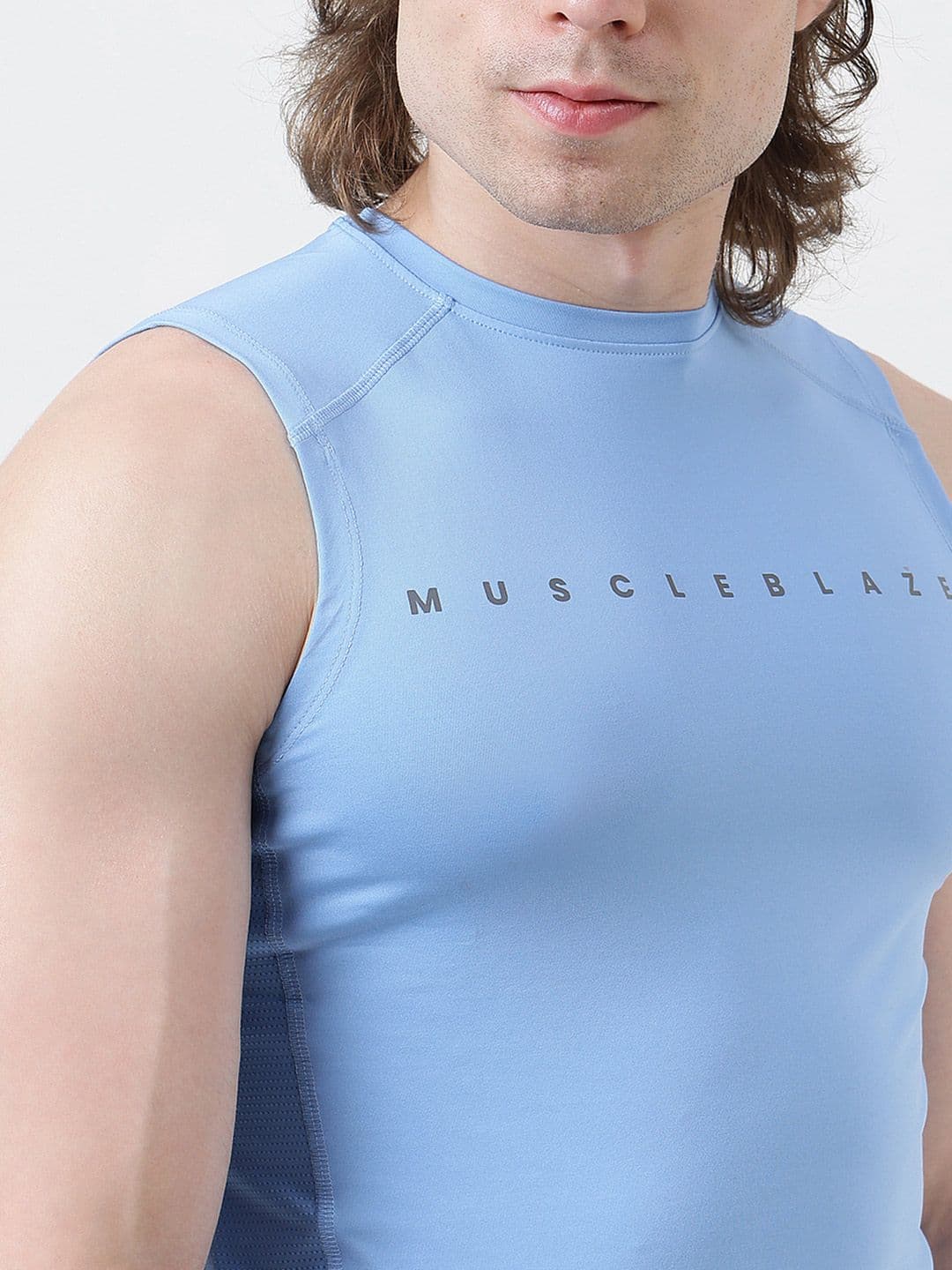 MuscleBlaze Unisex Brand Logo Printed Round Neck Compression T-shirt thumbnail 7