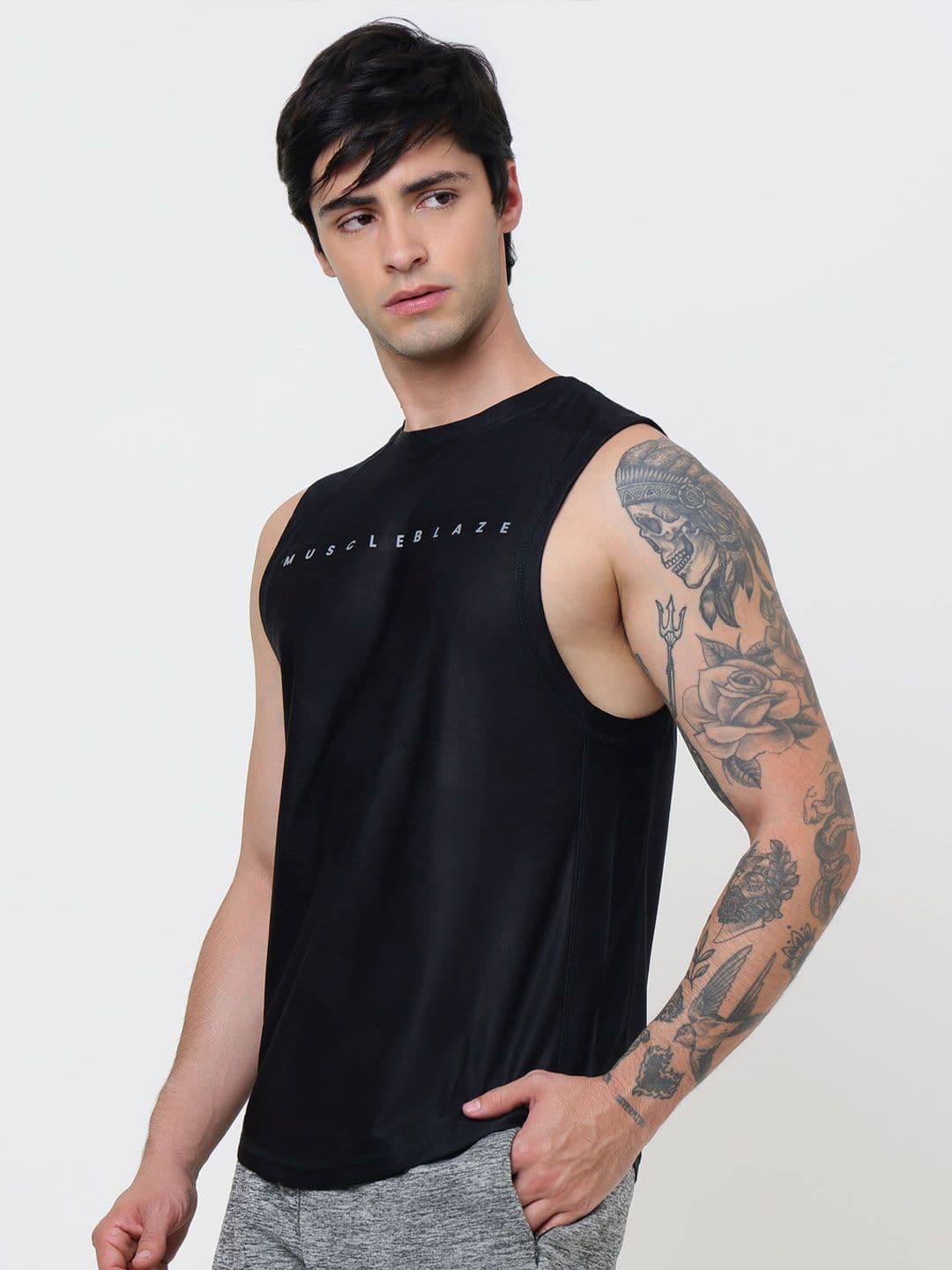 MuscleBlaze Unisex Brand Logo Printed Round Neck Compression T-shirt thumbnail 6