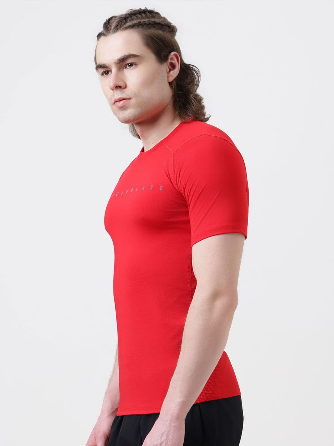 MuscleBlaze Unisex Brand Logo Printed Round Neck Compression T-shirt thumbnail 6
