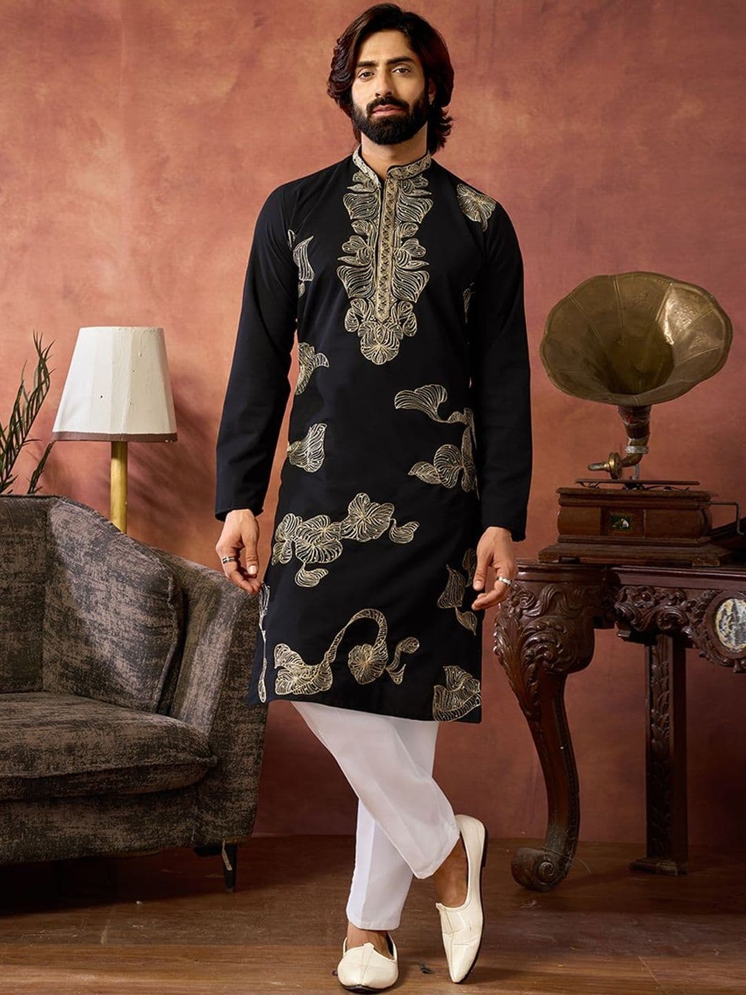 House of Pataudi Embroidered Cotton Mandarin Collar Knee Length Straight Kurtas thumbnail 5