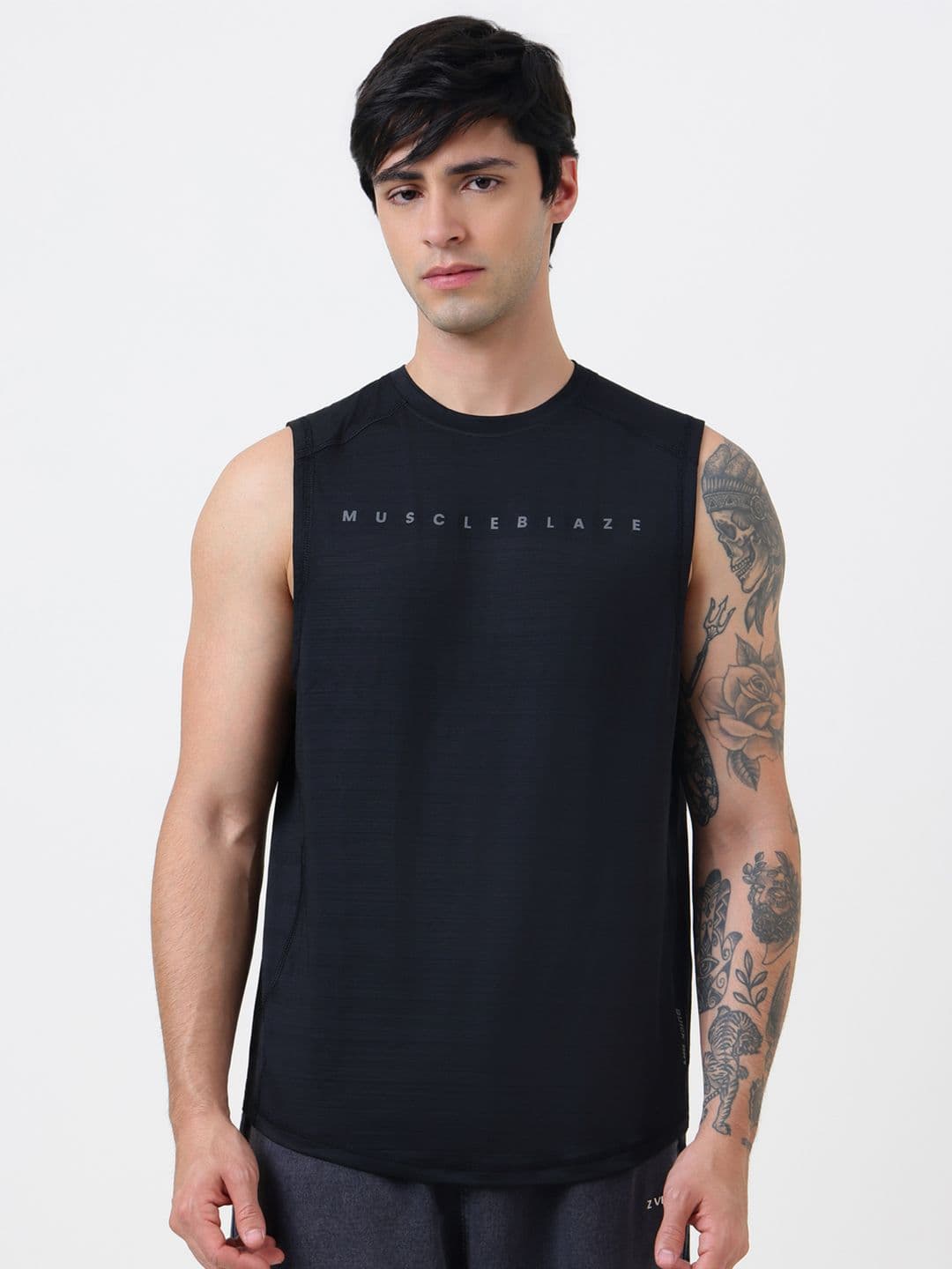 MuscleBlaze Men Sports T-shirt - view 1