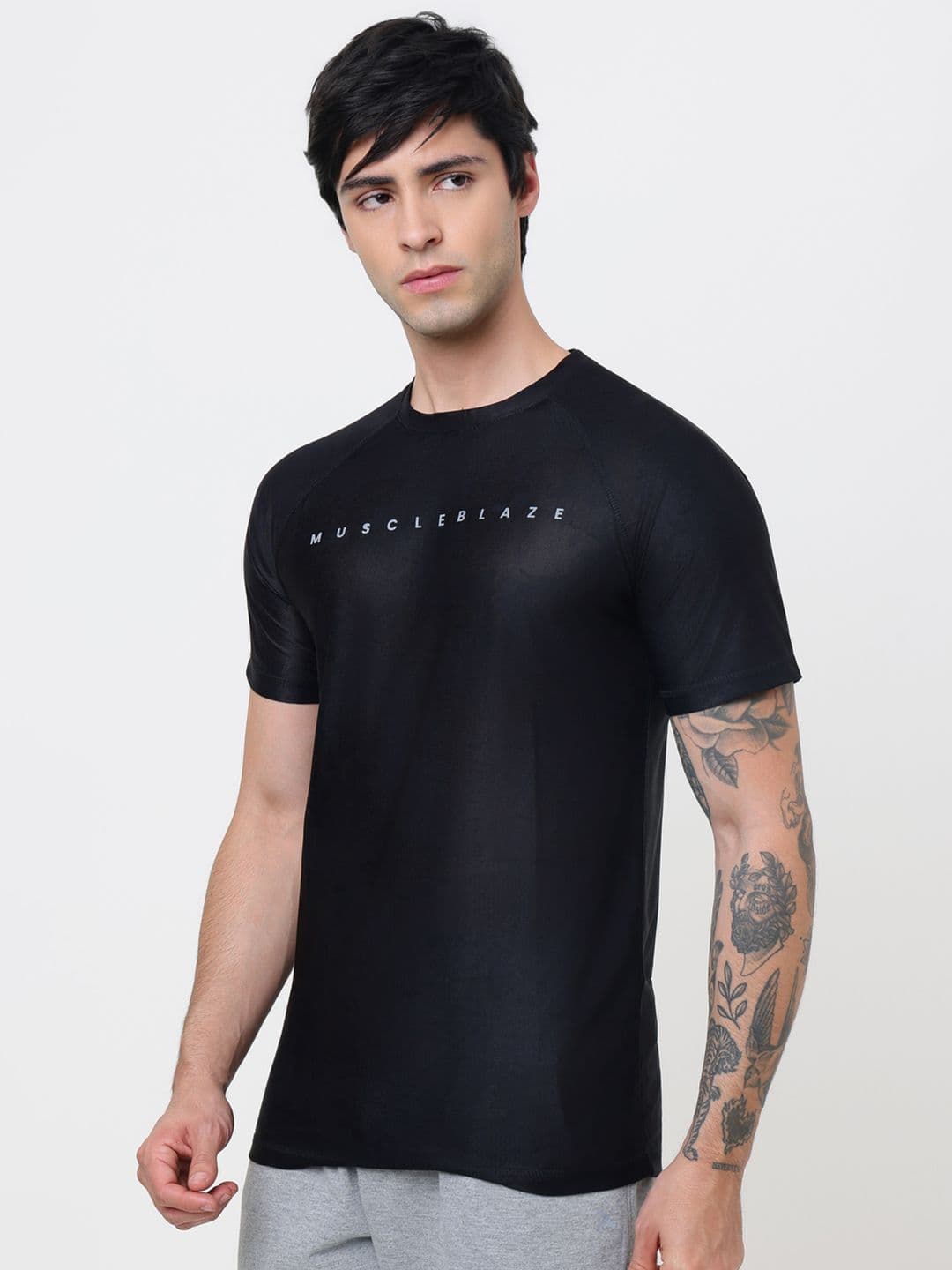 MuscleBlaze Unisex Brand Logo Printed Round Neck Compression T-shirt thumbnail 3