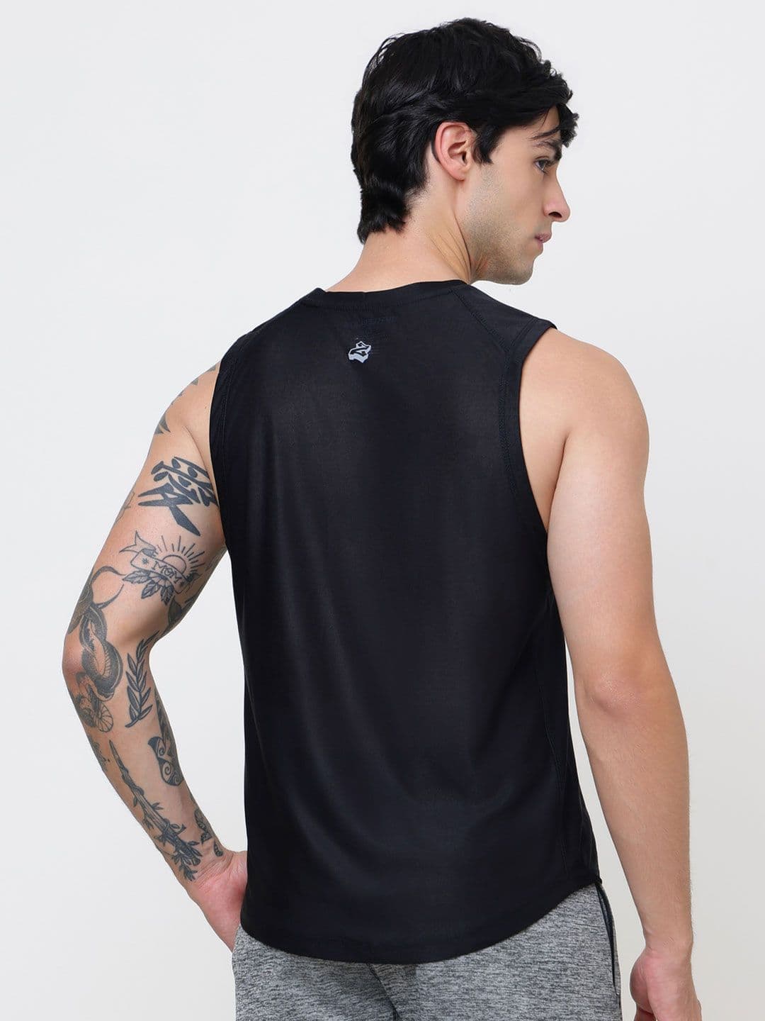 MuscleBlaze Unisex Brand Logo Printed Round Neck Compression T-shirt thumbnail 5