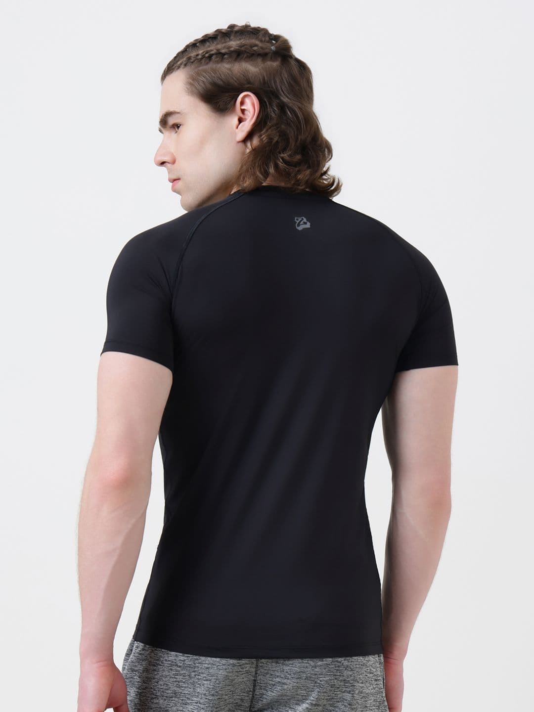 MuscleBlaze Men Raglan Sleeves Compression Sports T-shirt thumbnail 5