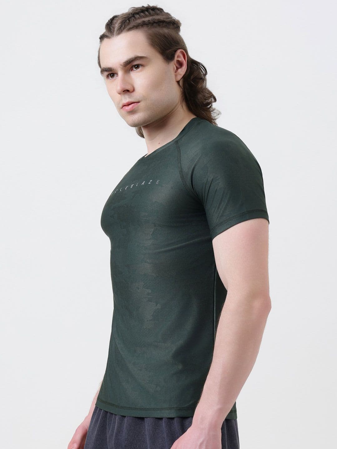 MuscleBlaze Unisex Brand Logo Printed Round Neck Compression T-shirt thumbnail 2