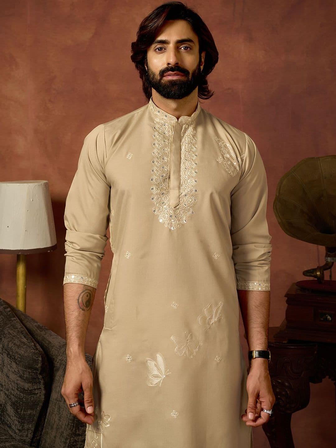 House of Pataudi Embroidered Cotton Mandarin Collar Knee Length Straight Kurtas thumbnail 2