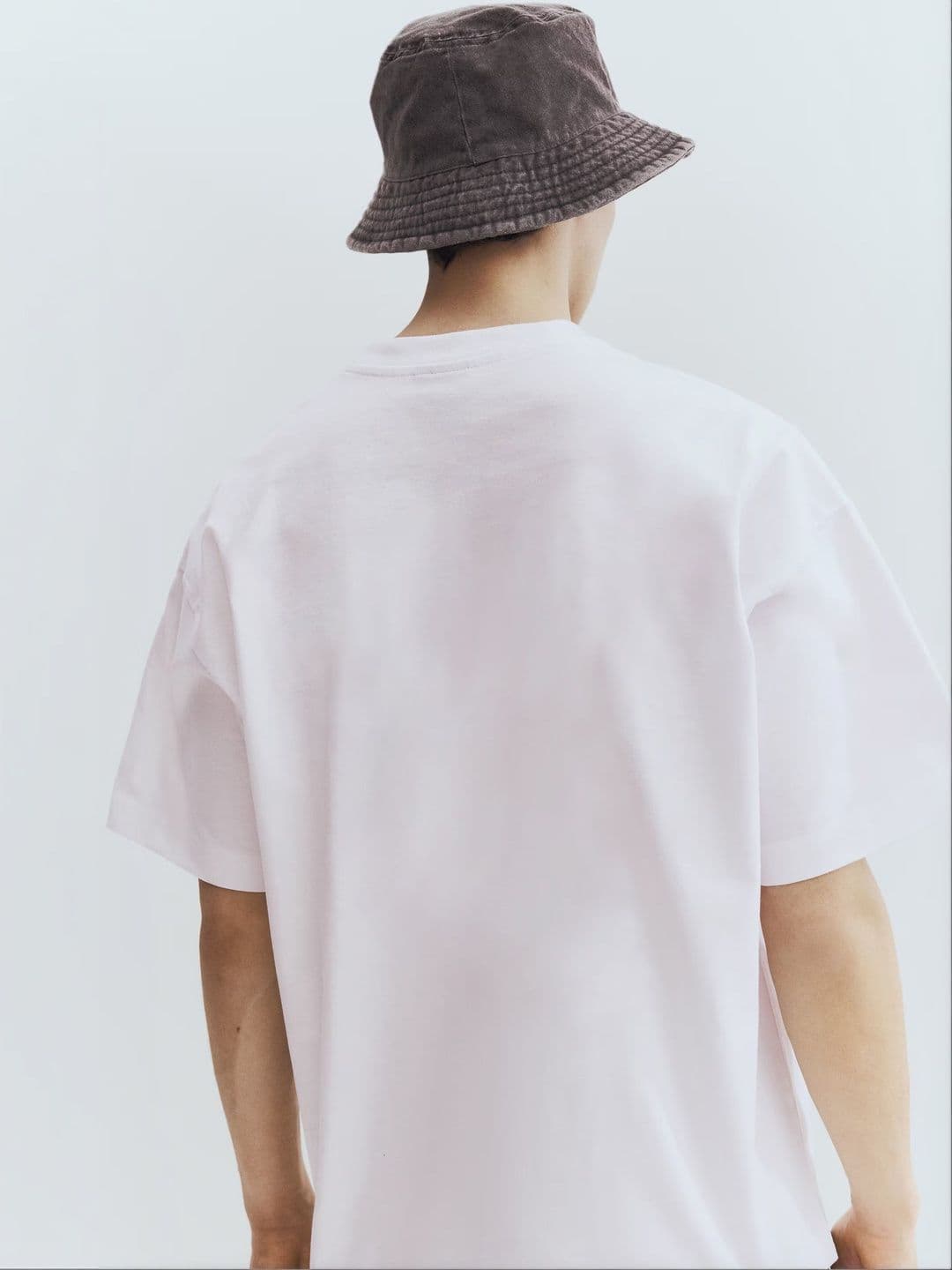 The Roadster Lifestyle Co Men Drop-Shoulder Sleeves Organic Cotton Blend T-shirt thumbnail 2