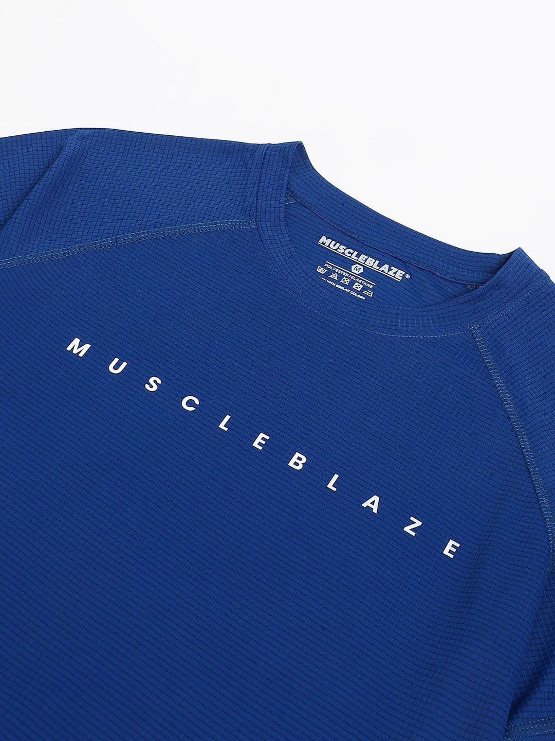 MuscleBlaze Unisex Brand Logo Printed Round Neck Compression T-shirt thumbnail 2