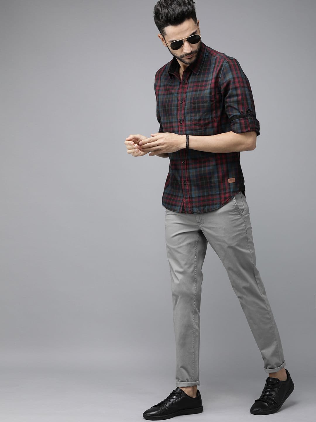 The Roadster Lifestyle Co Men Teal Blue & Maroon Regular Fit Checked Casual Shirt - view 1