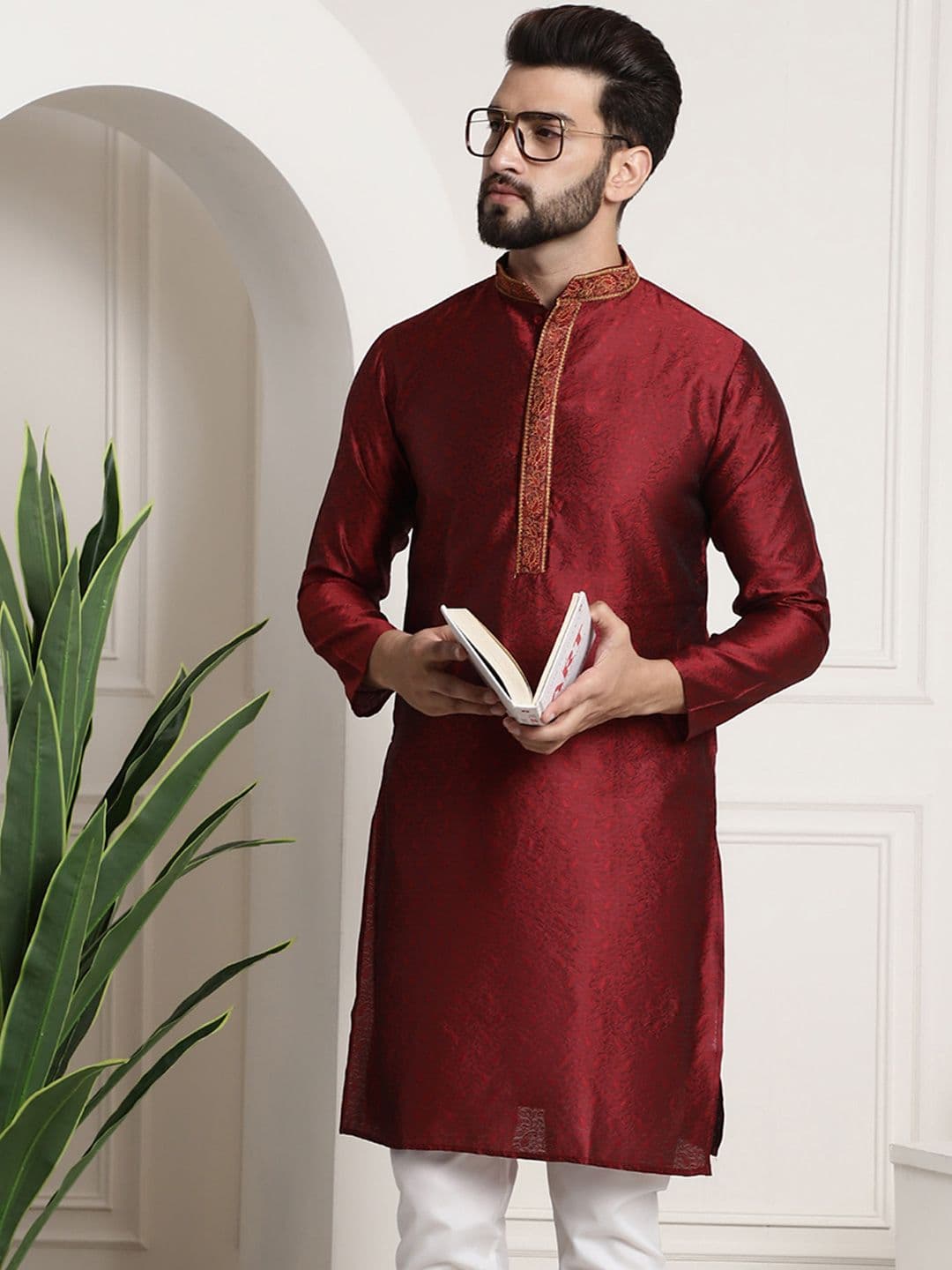 SOJANYA Men Red Embroidered Straight Kurta - view 1