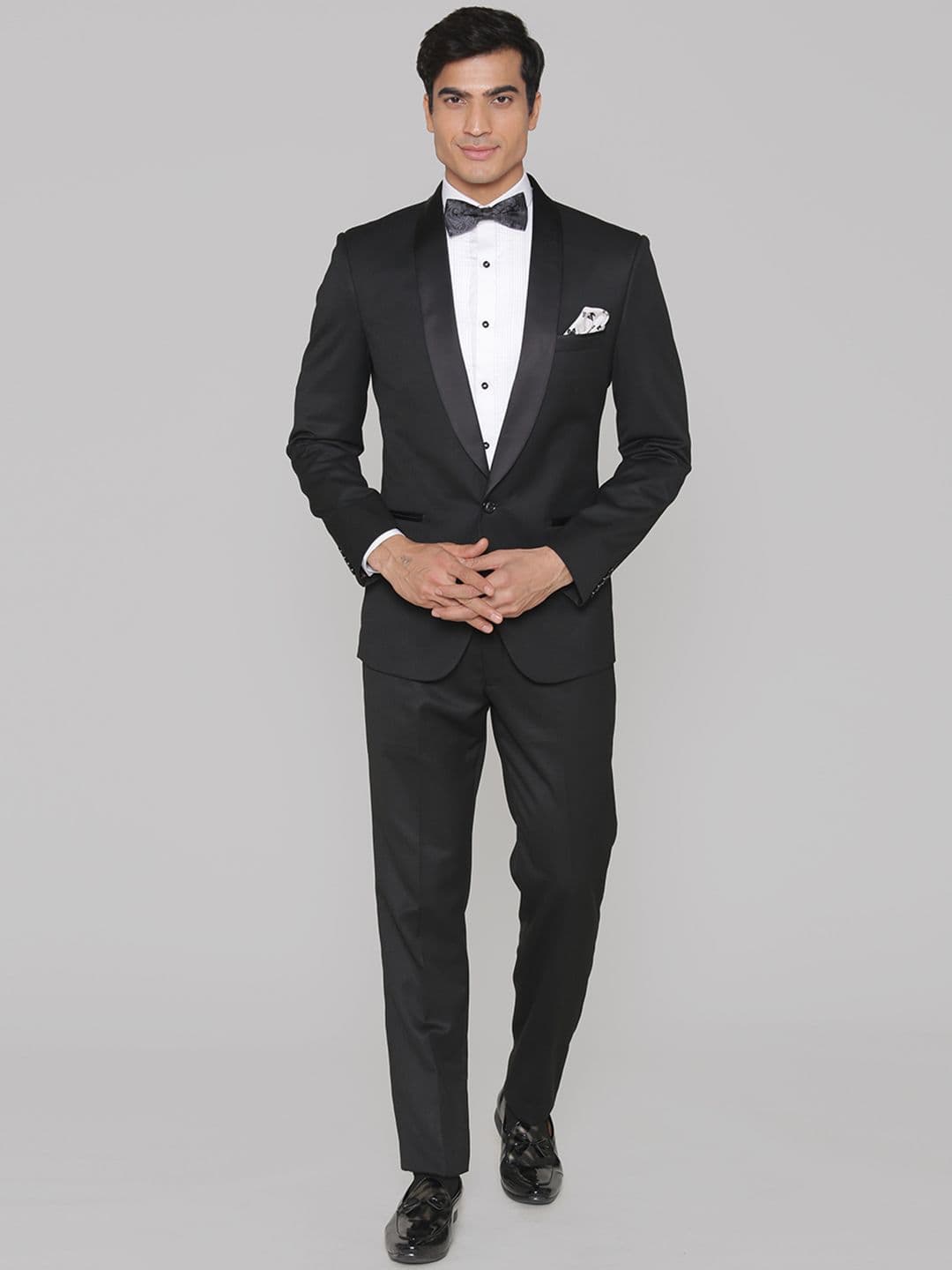 MANQ Men Black Solid Slim Fit Tuxedo Suit - view 1
