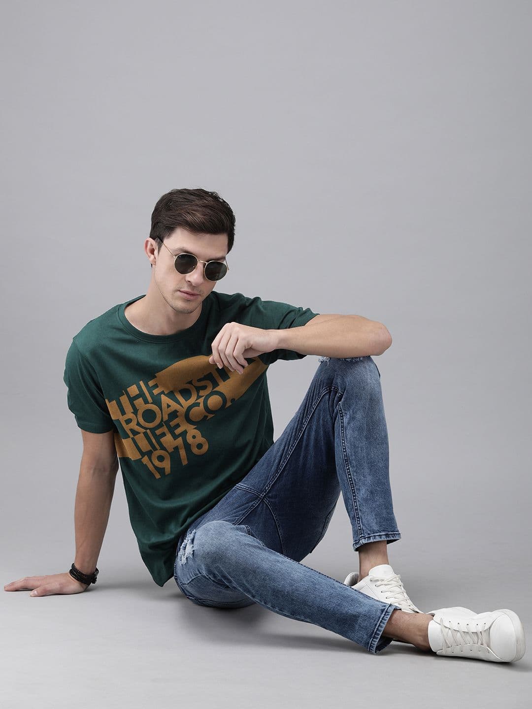 The Roadster Lifestyle Co Men Teal Green Mustard Yellow Brand Carrier Printed Round Neck Pure Cotton T-shirt - view 1