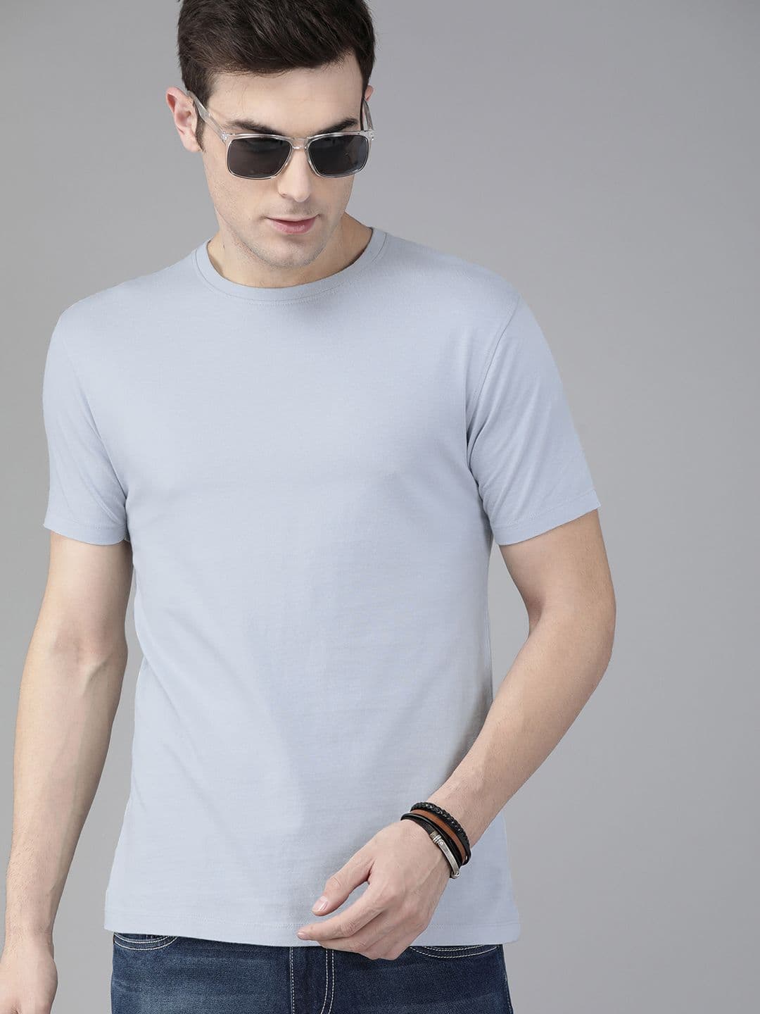 The Roadster Lifestyle Co Men Blue Solid Round Neck Pure Cotton T-shirt - view 1