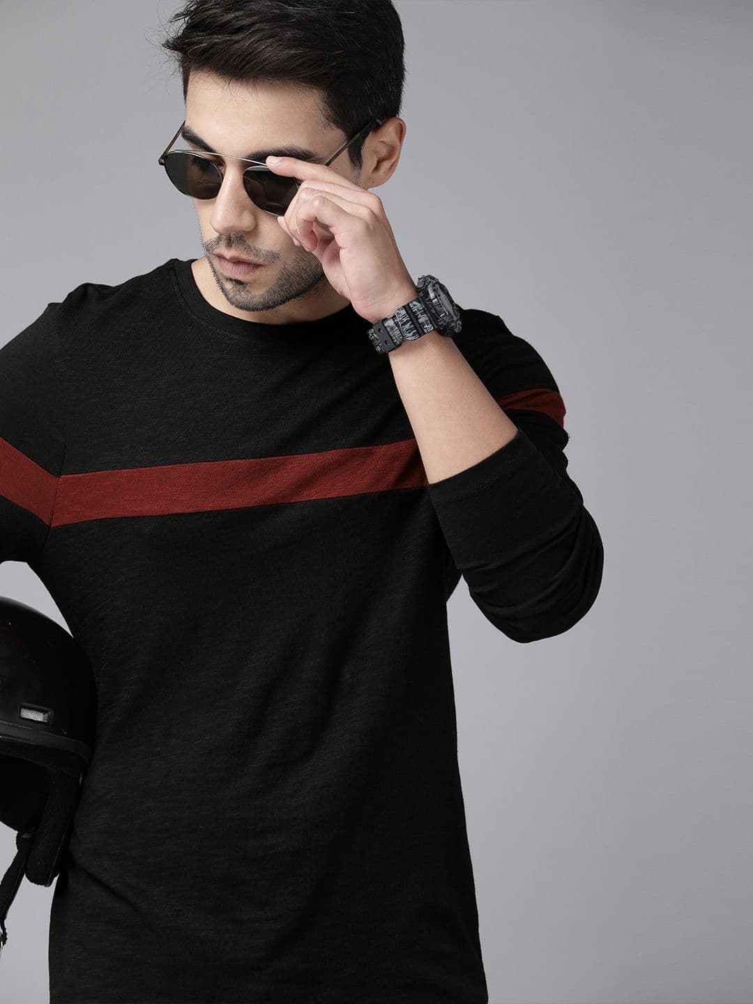 Roadster Men Black Maroon Striped Round Neck Pure Cotton T-shirt - view 1