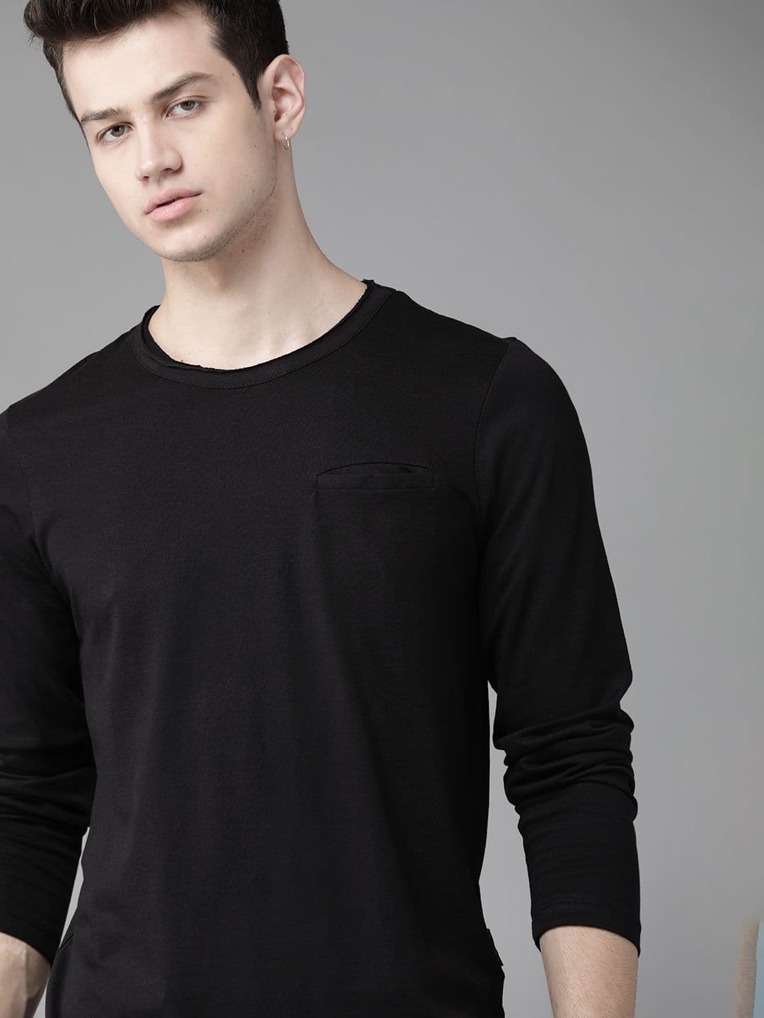 Roadster Men Black Solid Round Neck Pure Cotton T-shirt - view 1