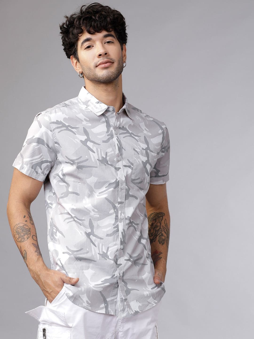 HIGHLANDER Men White & Grey Slim Fit Camouflage Printed Casual Shirt - view 1