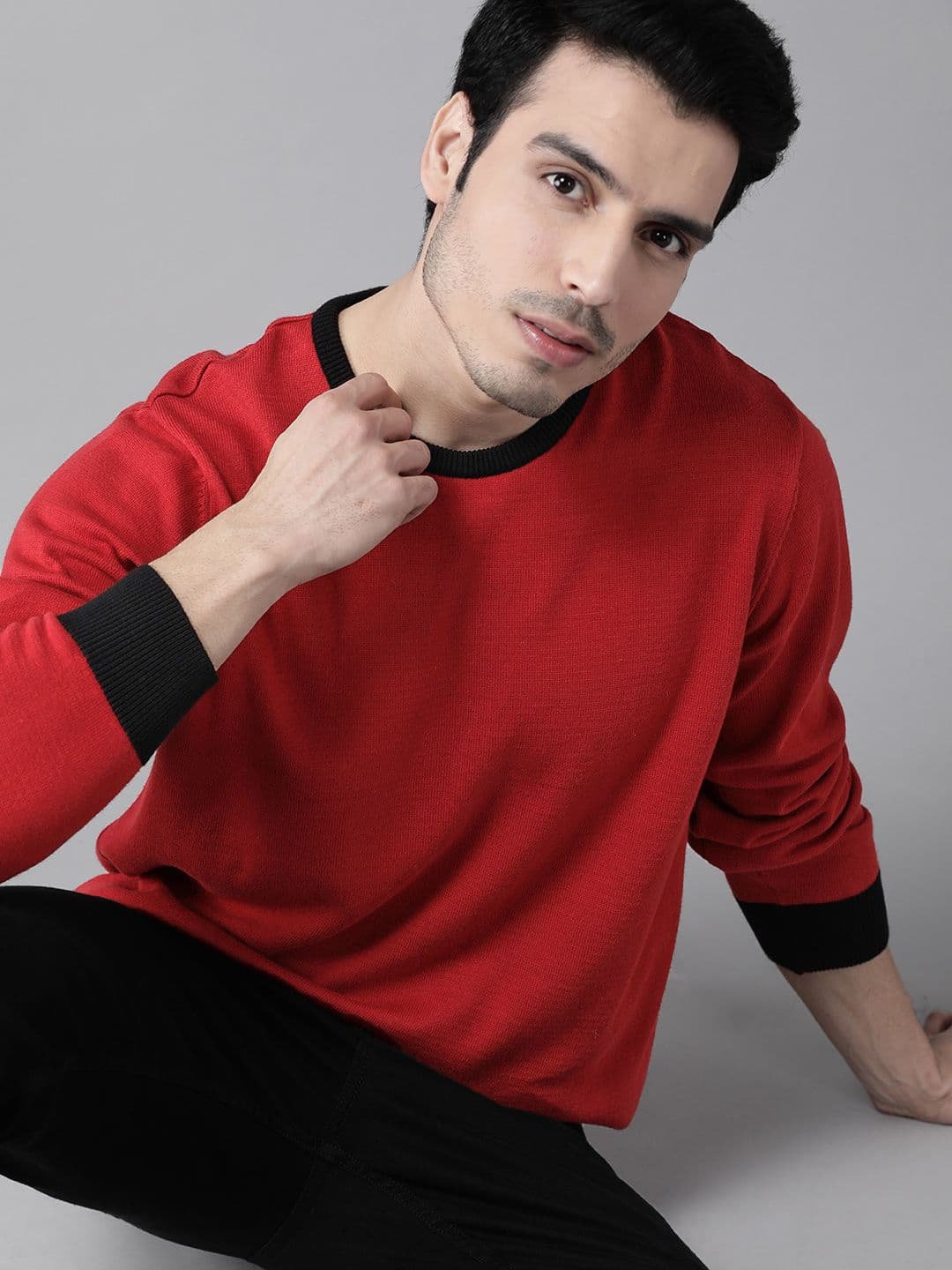 Roadster Men Red Solid Pullover Sweater - view 1
