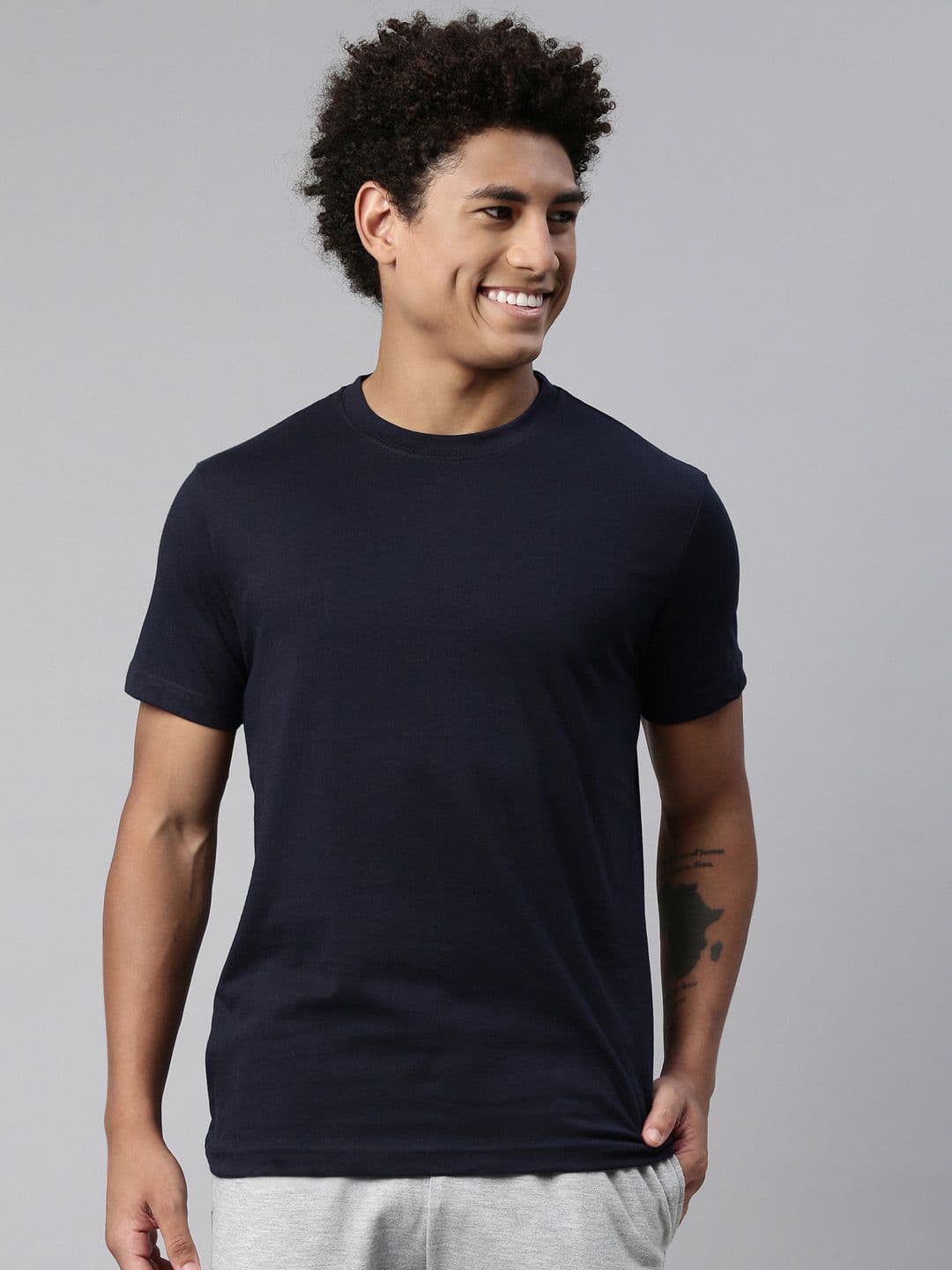 Levis Men Soft Pure Cotton Round Neck Half Sleeve Tshirt - view 1